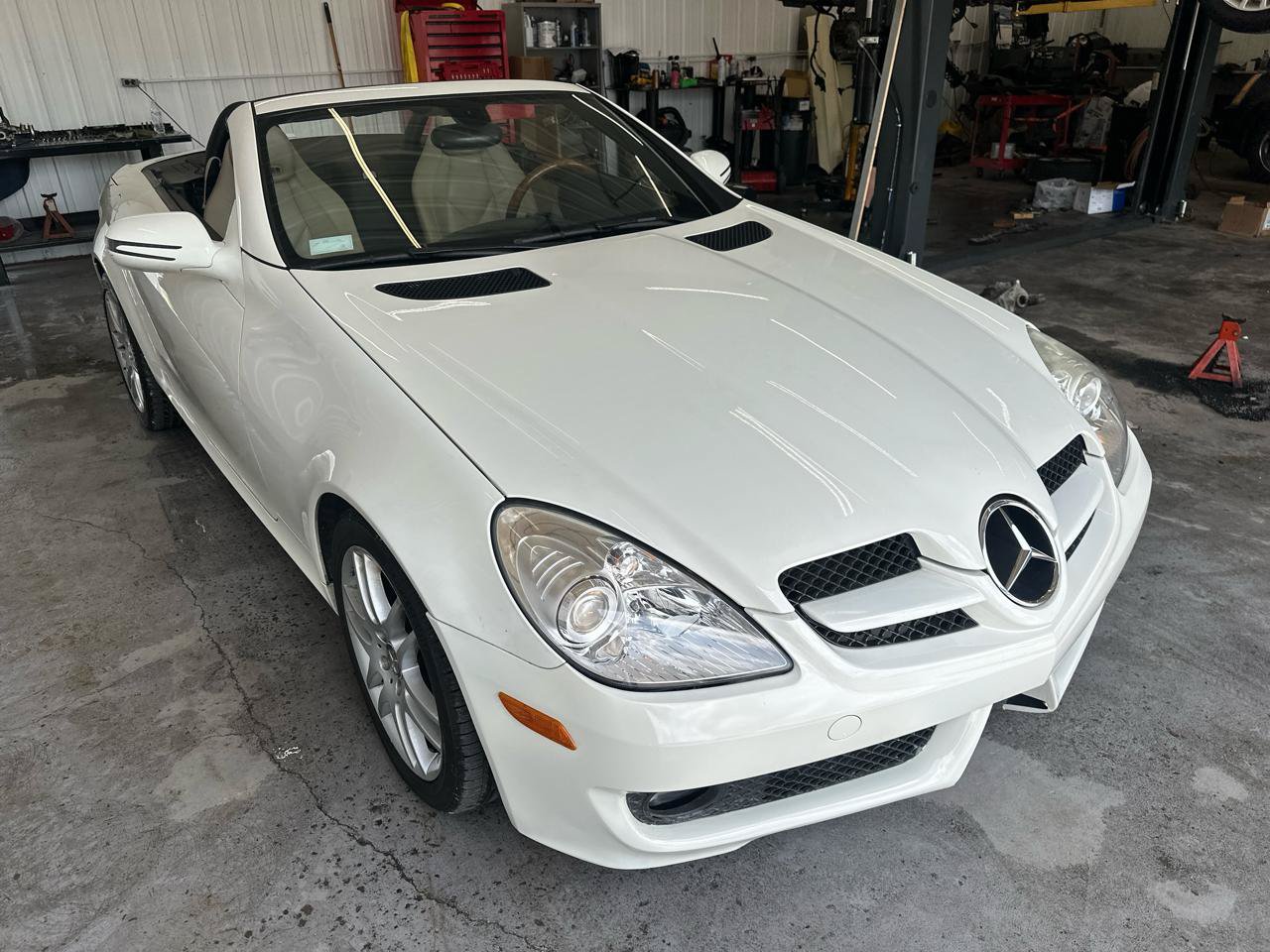 Used 2009 Mercedes-Benz SLK 300 image 6