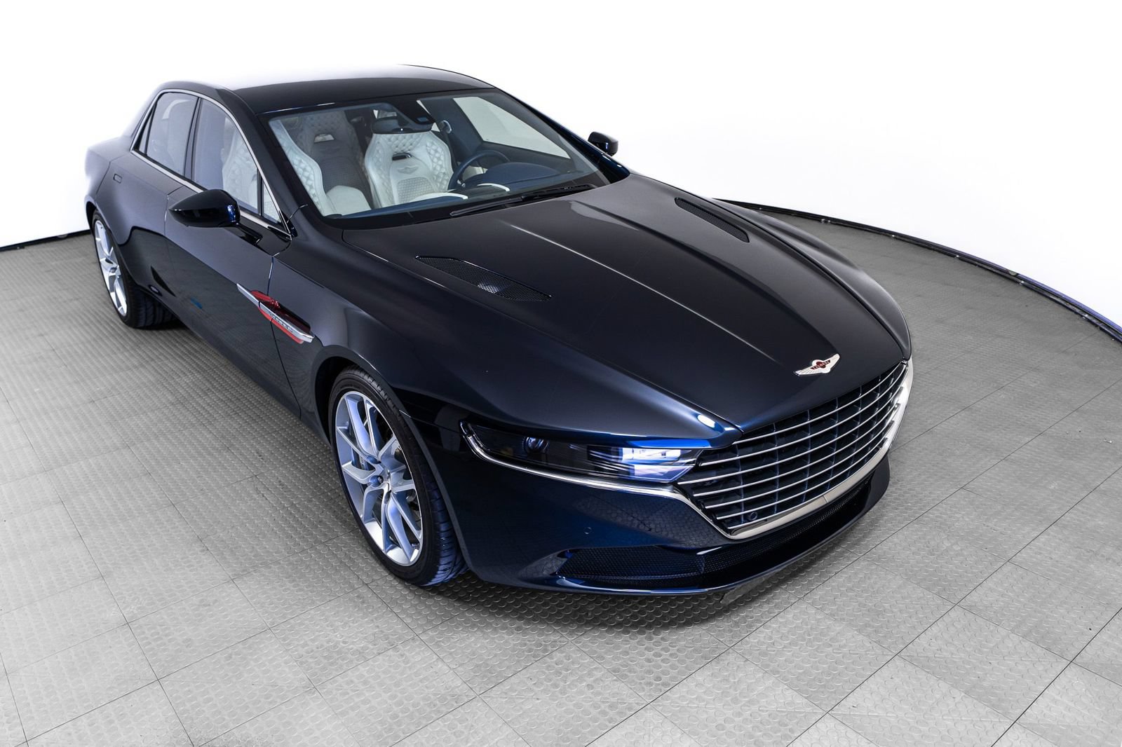 Used 2018 Aston Martin Lagonda RWD image 62
