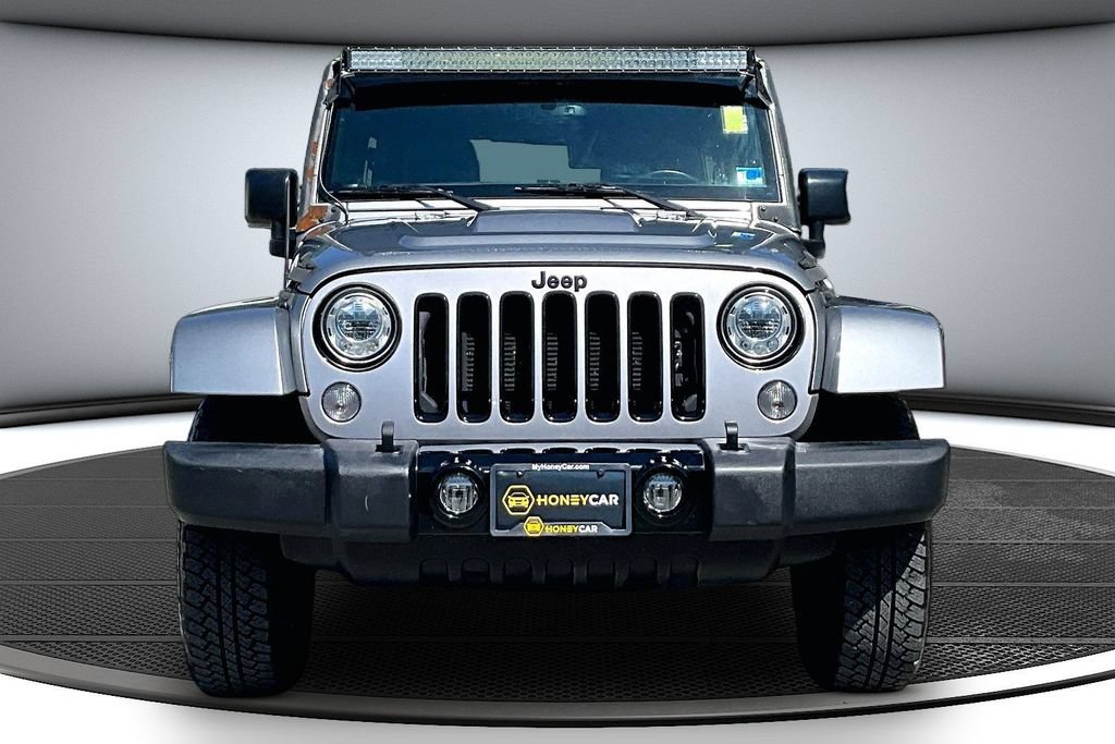 Used 2017 Jeep Wrangler Unlimited Sahara AWD/4WD image 2