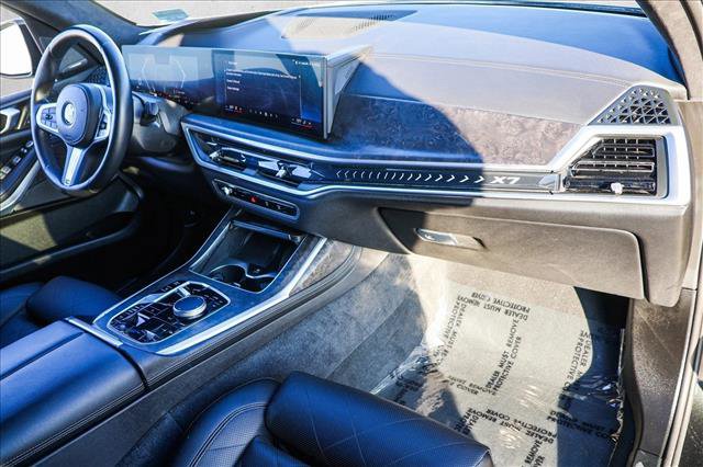 Used 2025 BMW X7 xDrive40i image 29