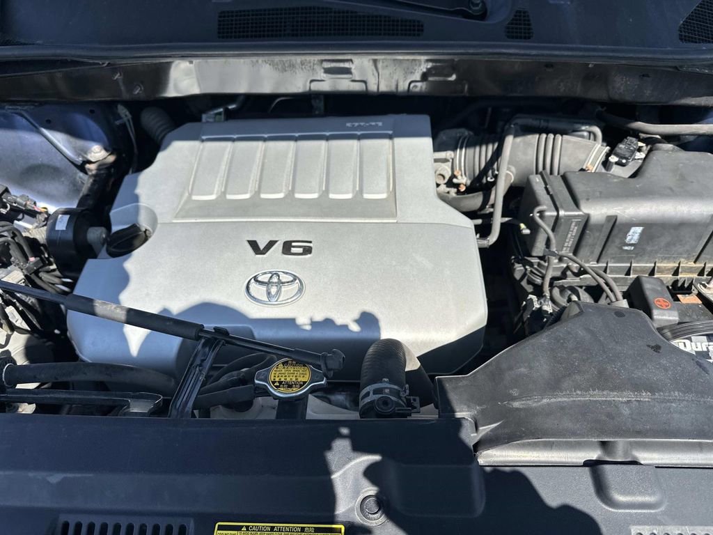 Used 2011 Toyota Highlander Limited w/ Tow Pkg image 11