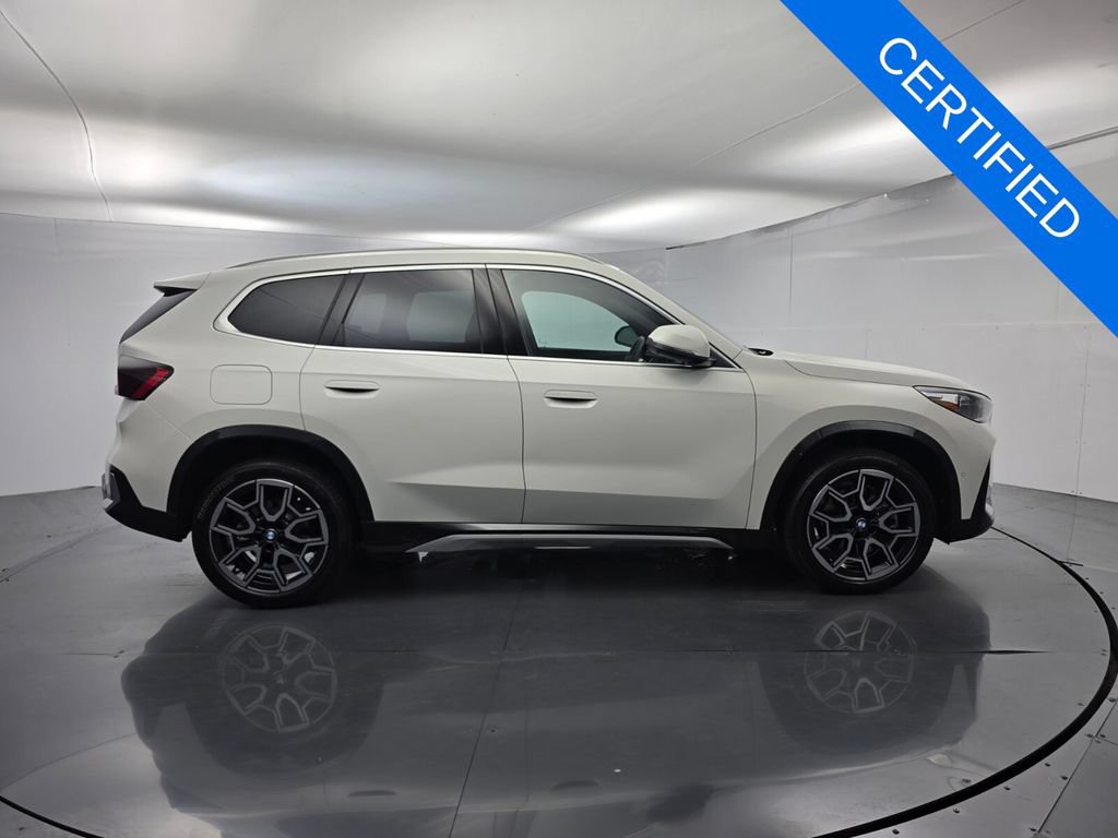 Certified 2025 BMW X1 xDrive28i w/ Technology Package AWD/4WD image 3