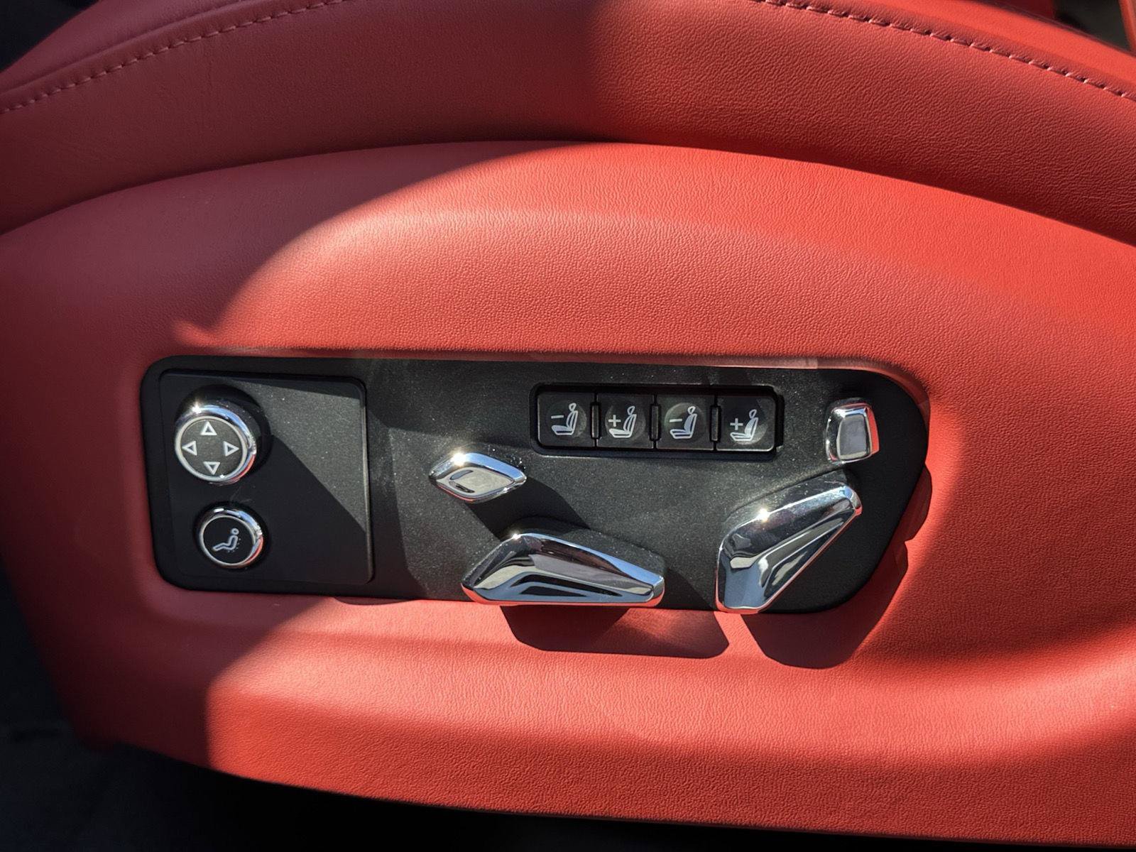 New 2026 Bentley Flying Spur V8 AWD/4WD image 11