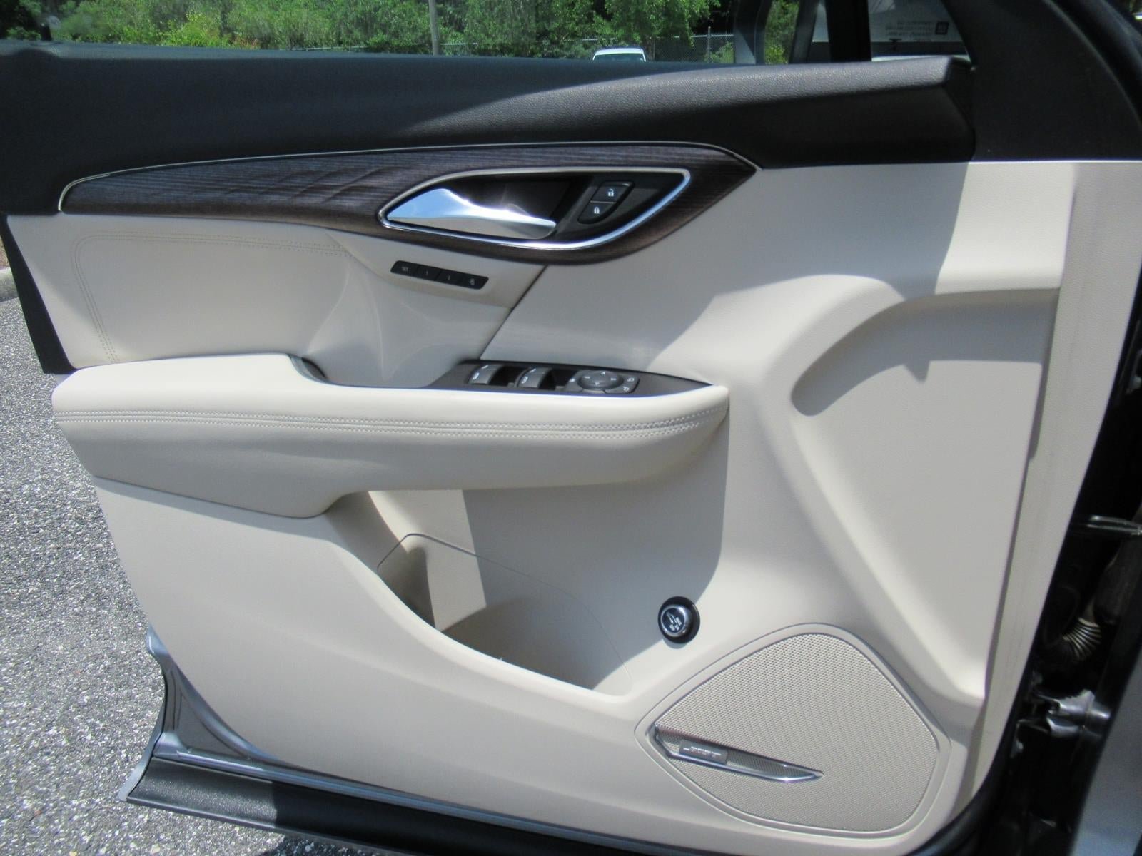 Used 2021 Buick Envision Avenir w/ Technology Package II FWD image 20