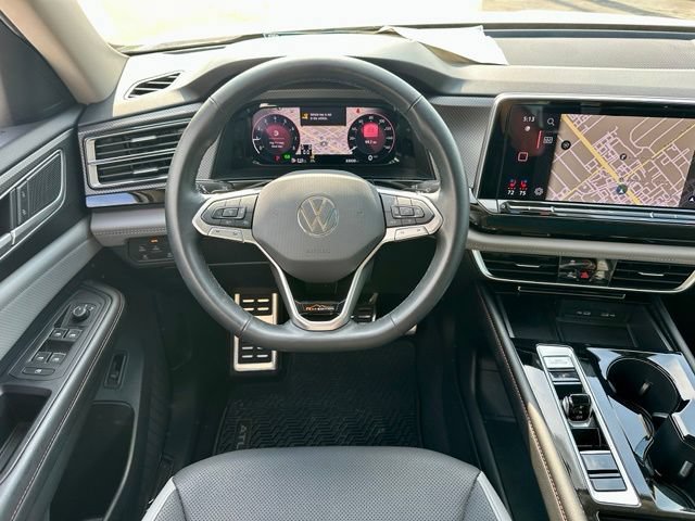 Used 2024 Volkswagen Atlas Peak Edition SEL AWD/4WD image 16