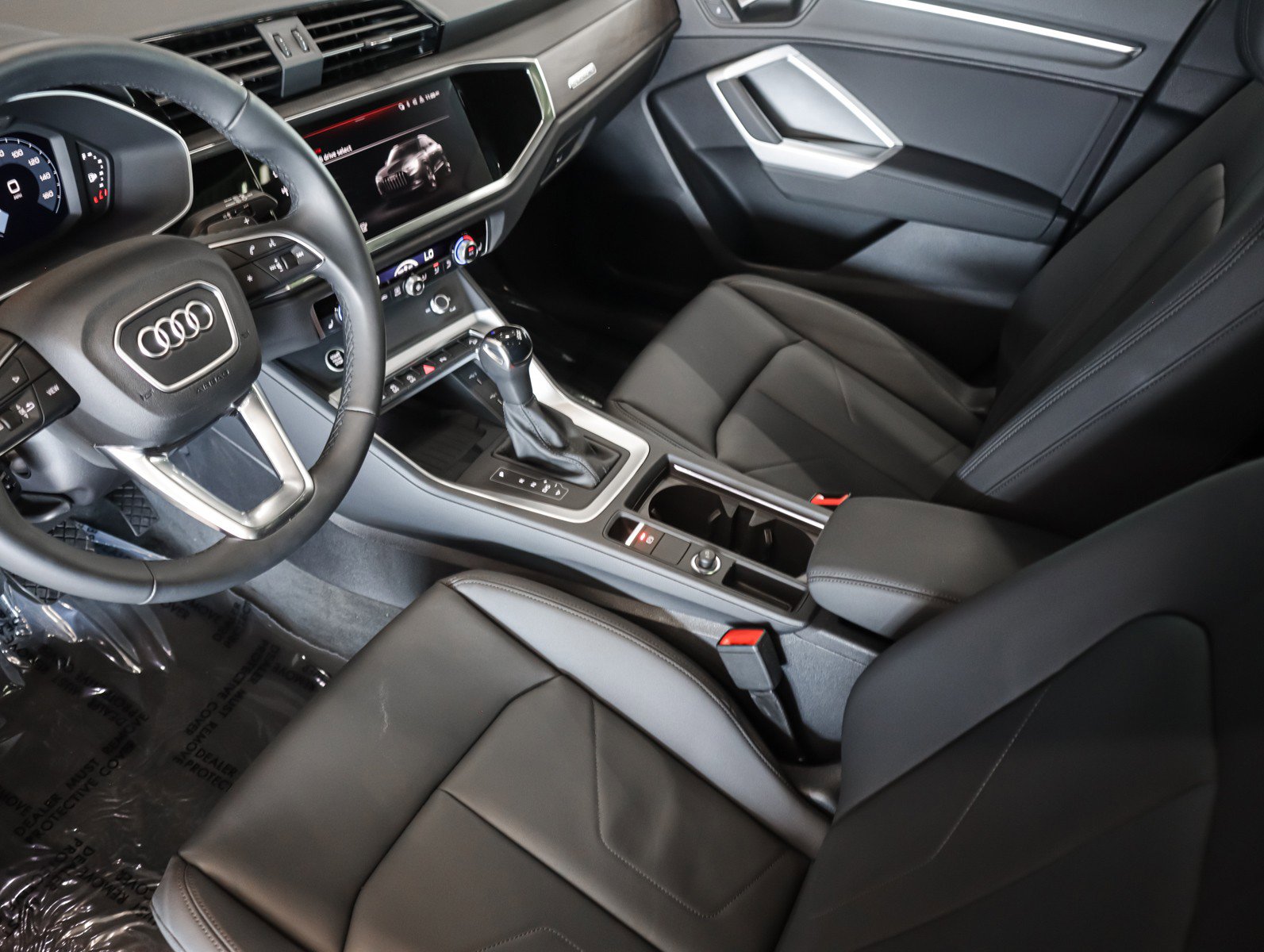 Used 2024 Audi Q3 2.0T Premium w/ Convenience Package AWD/4WD image 23