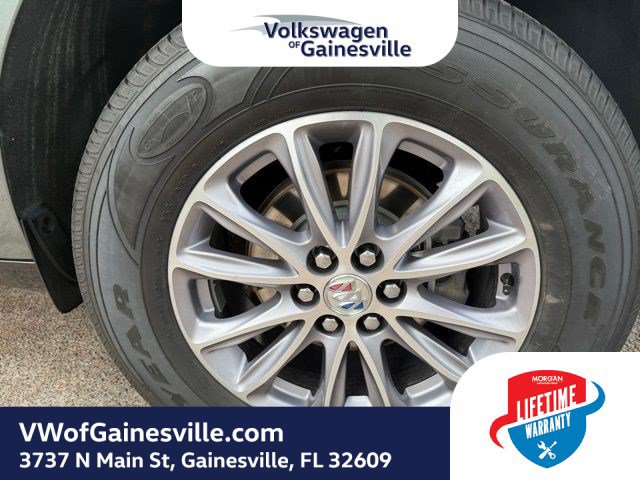Used 2024 Buick Enclave Essence FWD image 31