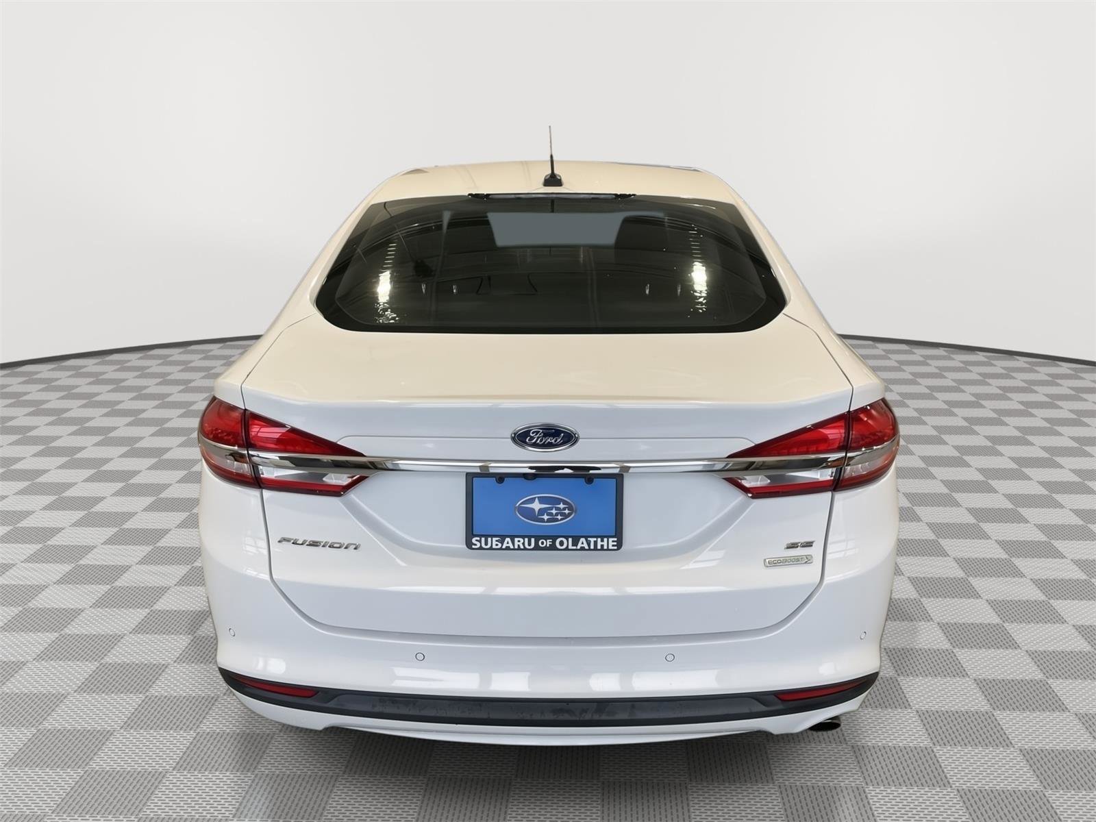 Used 2017 Ford Fusion SE w/ Fusion SE Technology Package FWD image 14