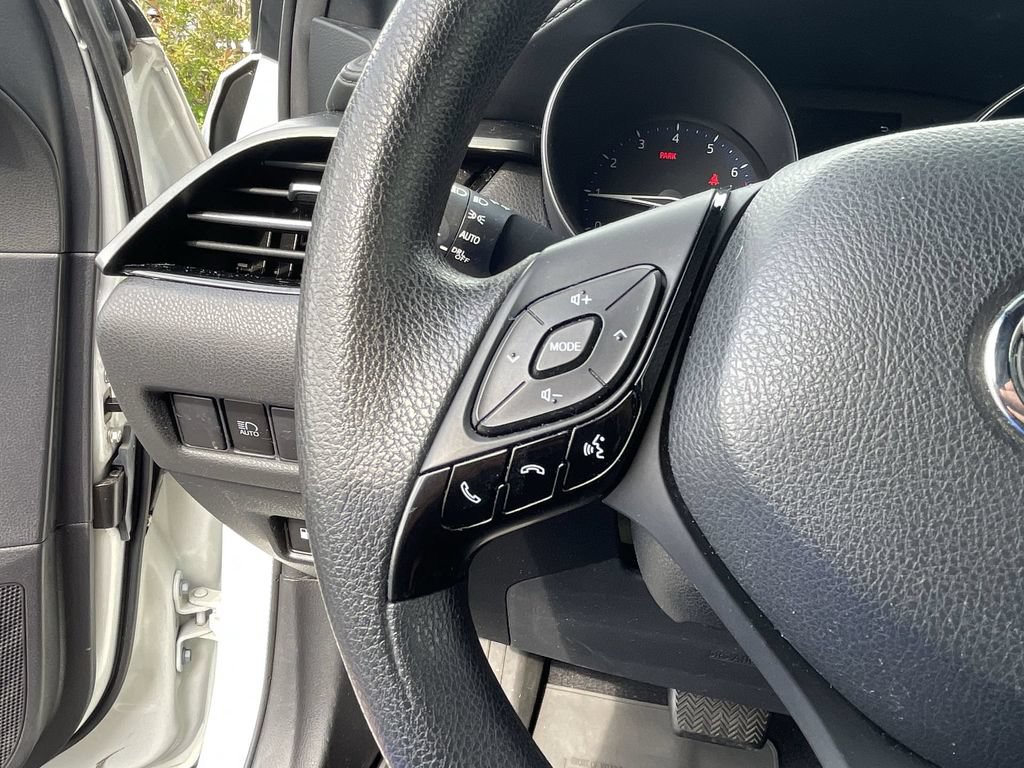 Used 2019 Toyota C-HR LE FWD image 15