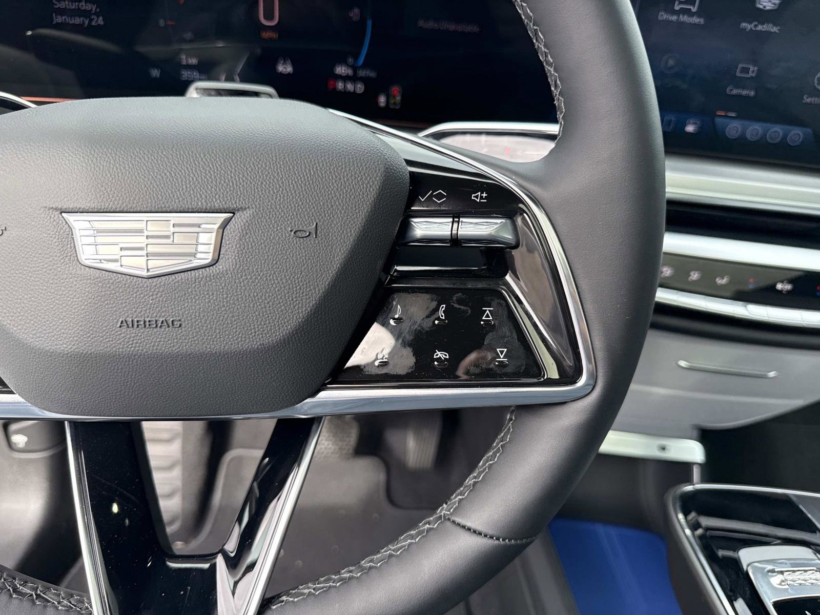 New 2026 Cadillac Lyriq Luxury image 32