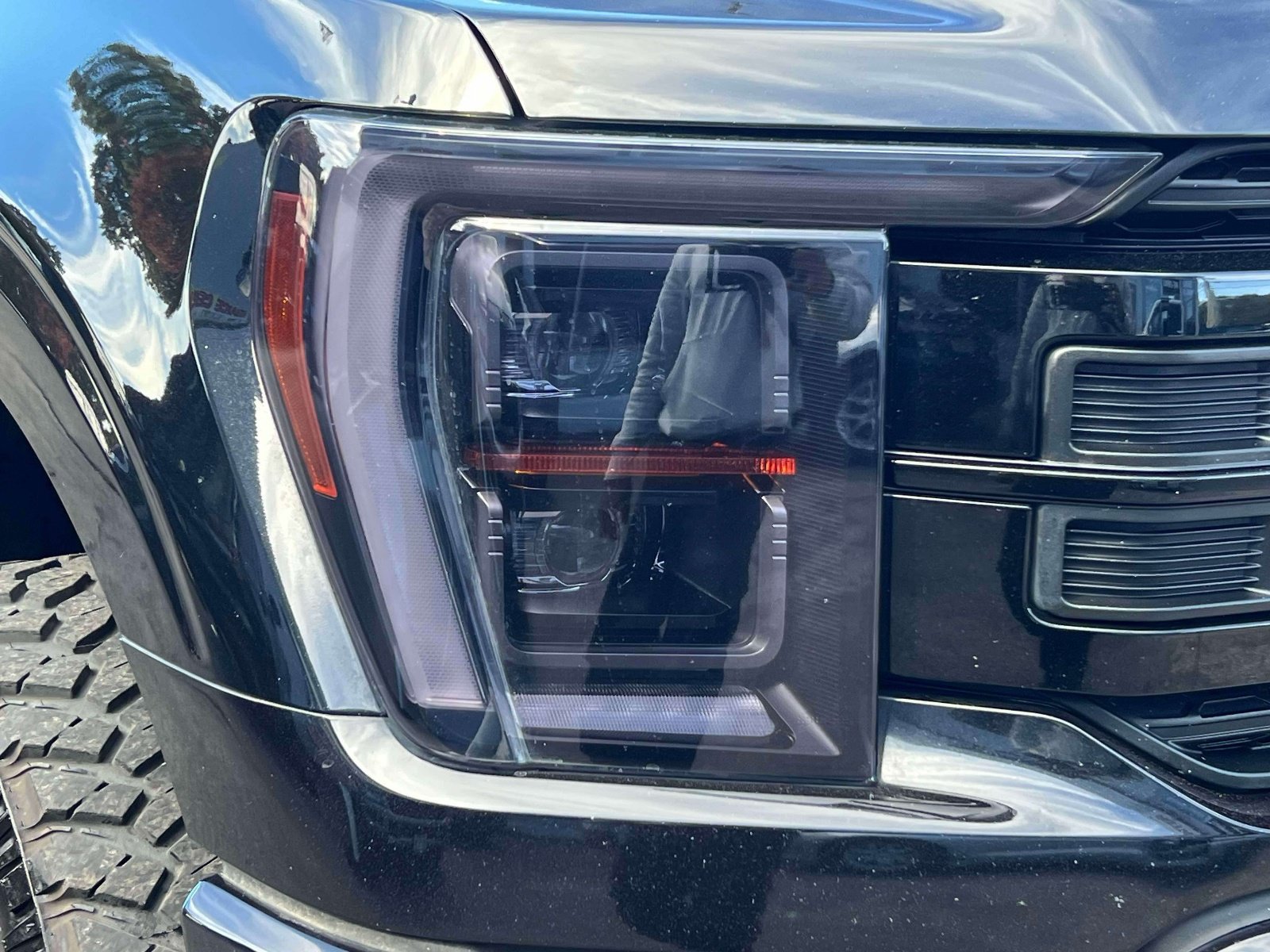 Used 2023 Ford F150 Lariat w/ Equipment Group 502A High AWD/4WD image 9