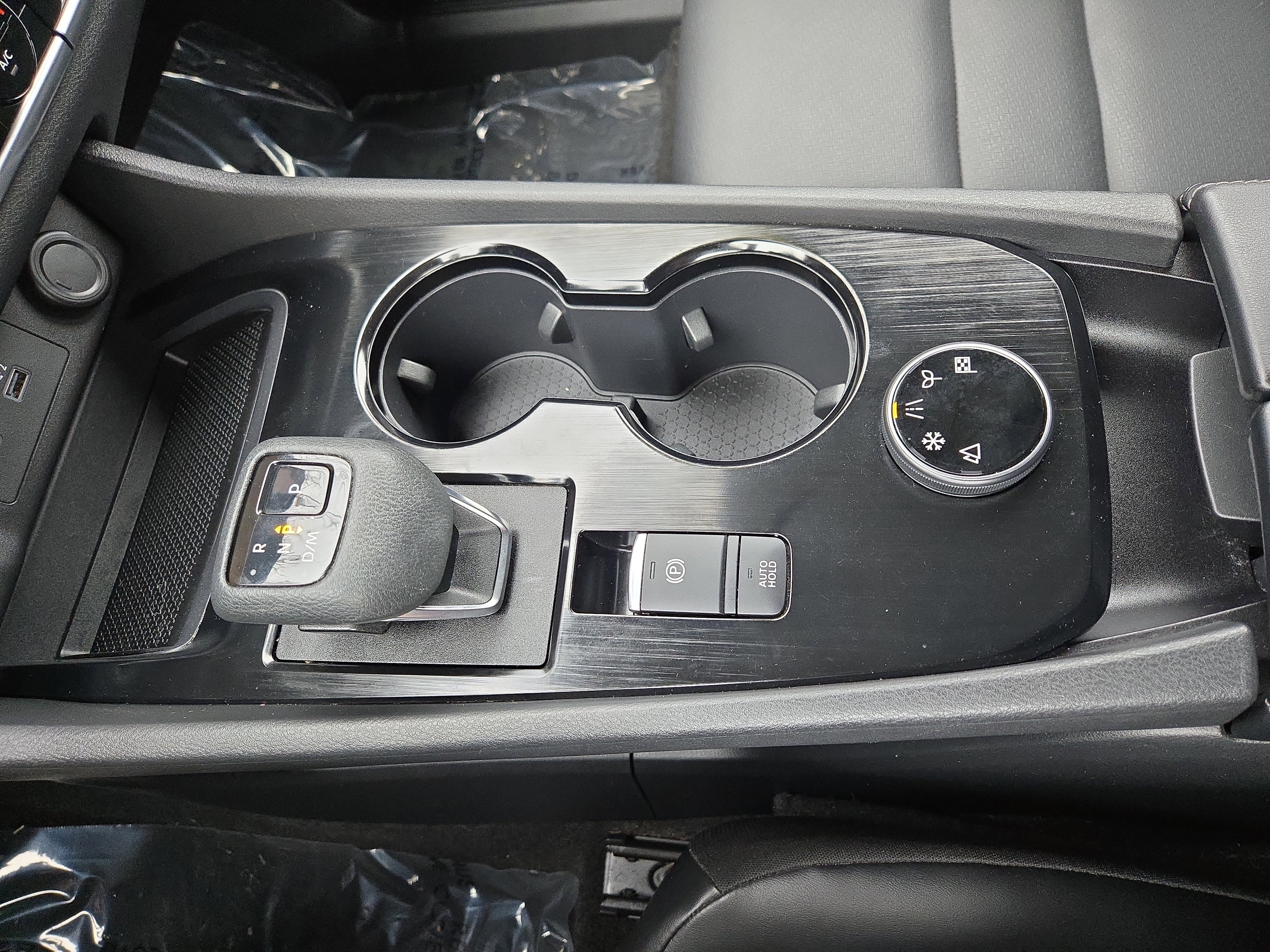 Used 2022 Nissan Rogue SV w/ SV Premium Package image 22