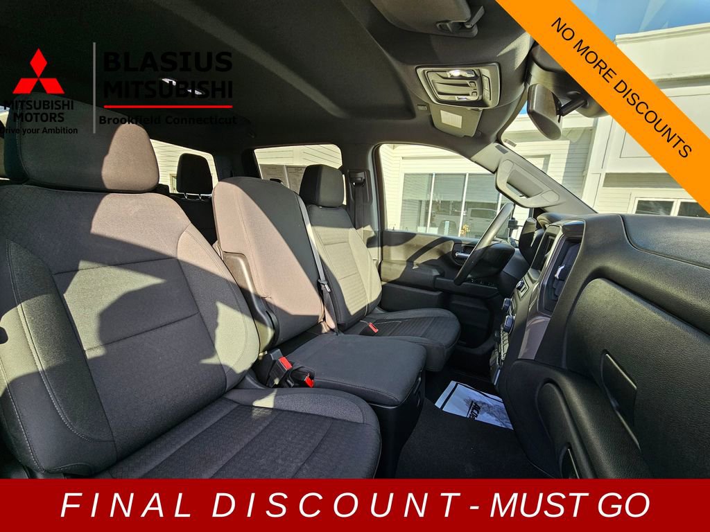 Used 2024 Chevrolet Silverado 2500 Custom w/ Custom Value Package image 14