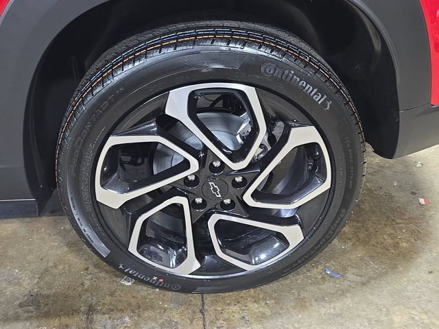 New 2026 Chevrolet Trax RS w/ Driver Confidence Package FWD image 32