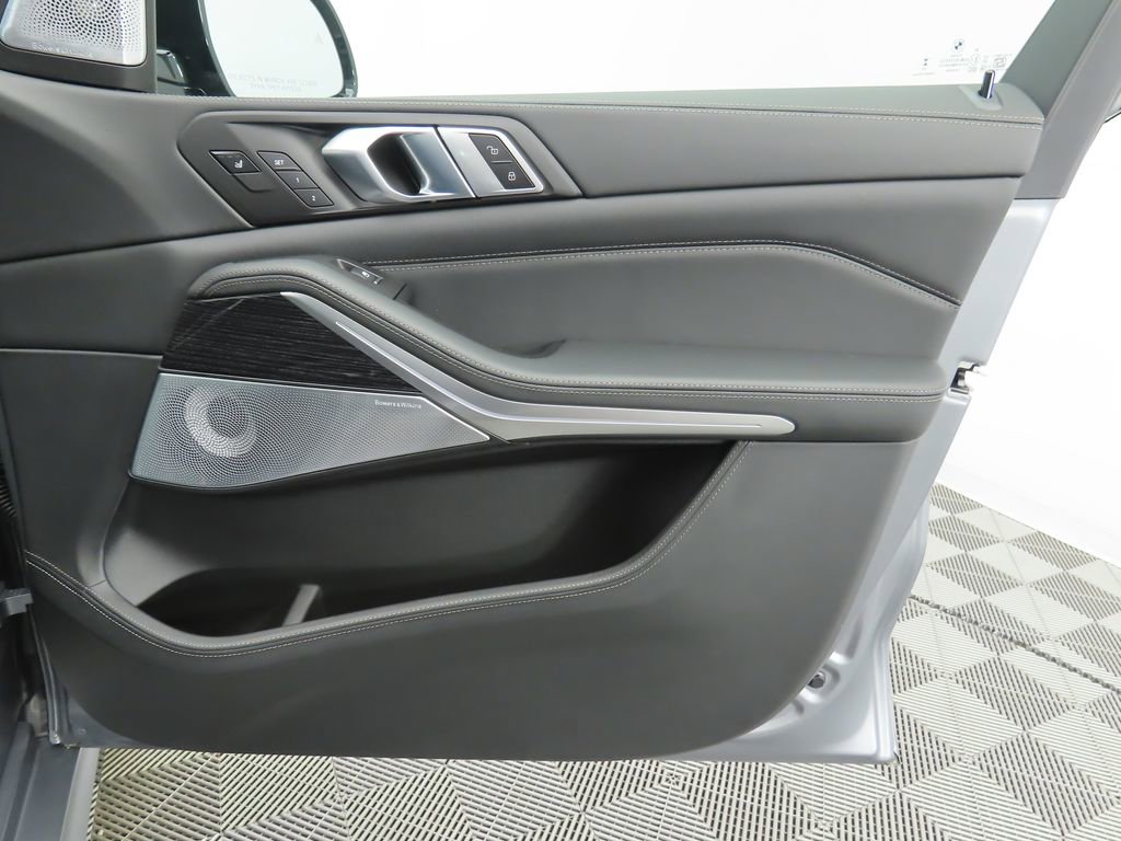 New 2026 BMW X7 M60i image 26