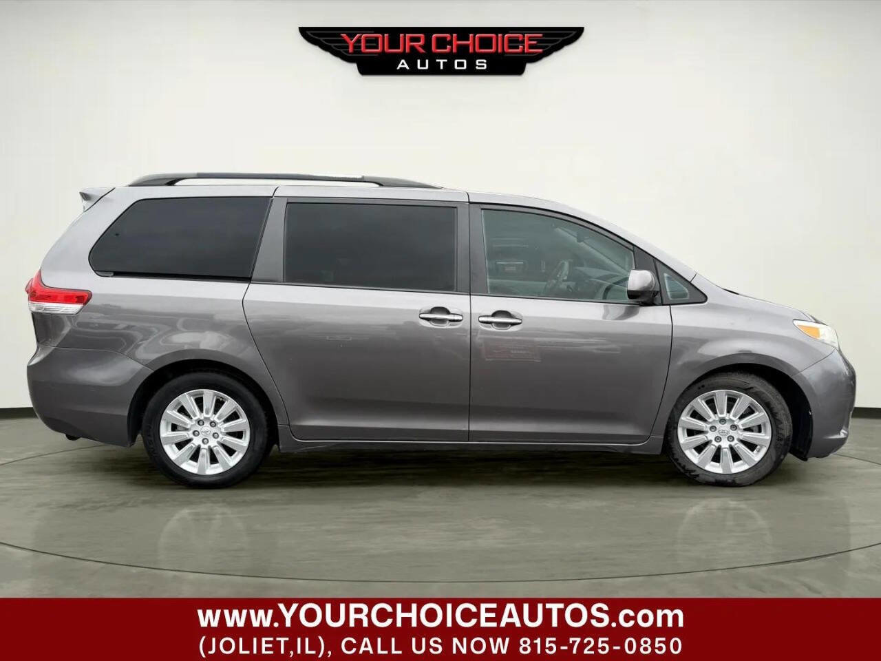 Used 2014 Toyota Sienna XLE w/ XLE Premium Package image 7