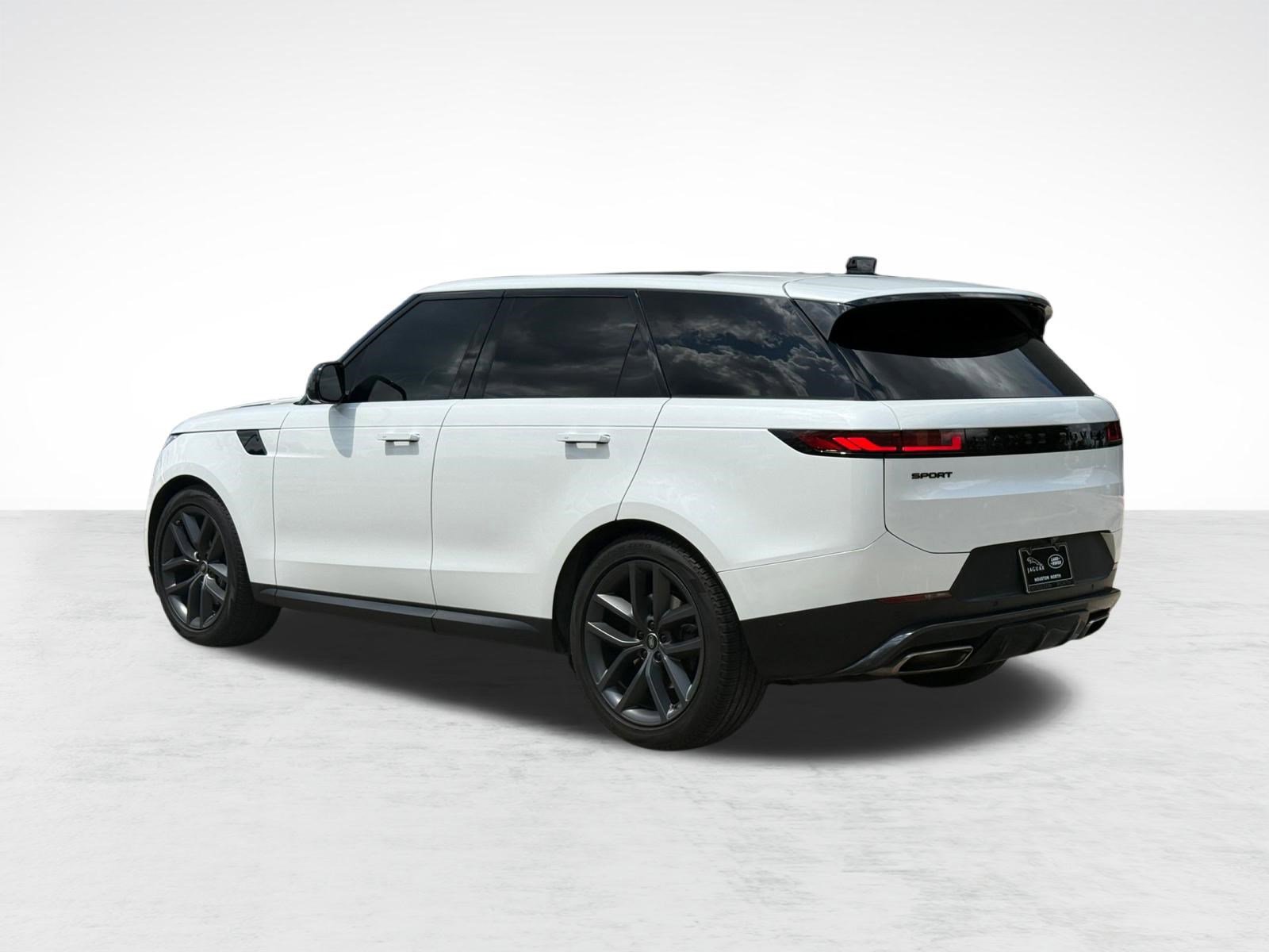 Used 2024 Land Rover Range Rover Sport SE AWD/4WD image 3