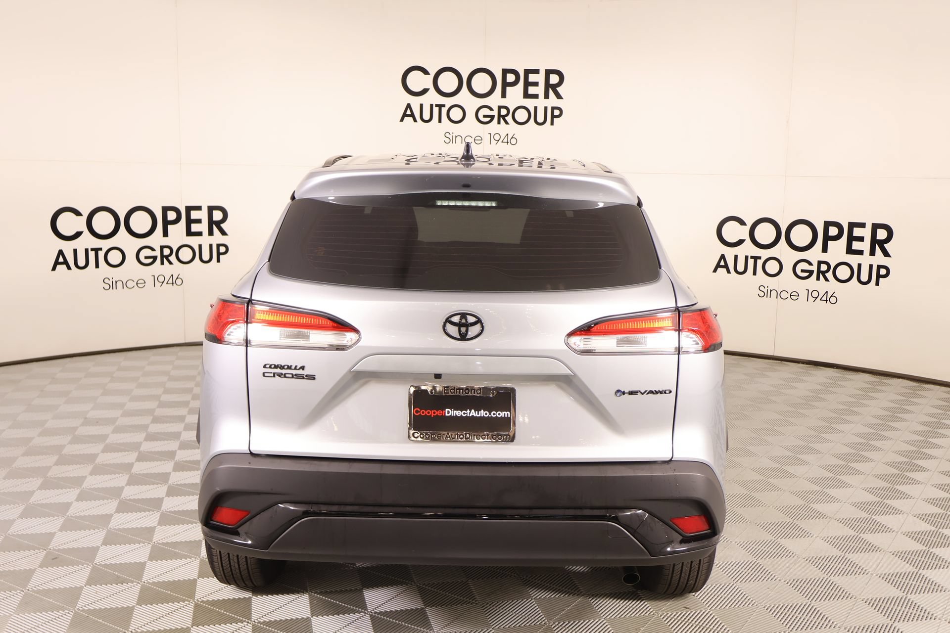 Used 2025 Toyota Corolla Cross AWD Hybrid image 20