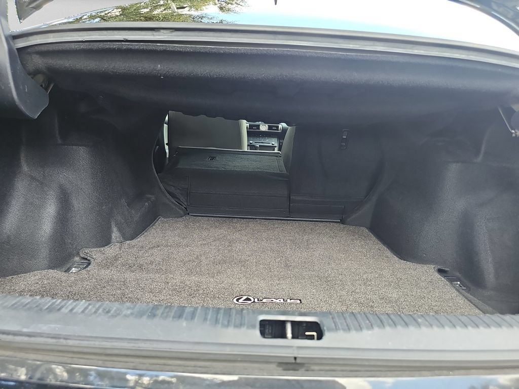 Used 2016 Lexus IS 200t RWD image 28