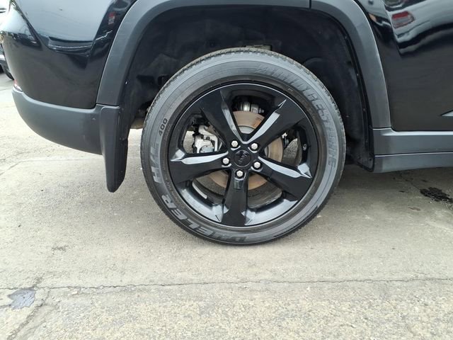 Certified 2023 Jeep Grand Cherokee Altitude AWD/4WD image 9