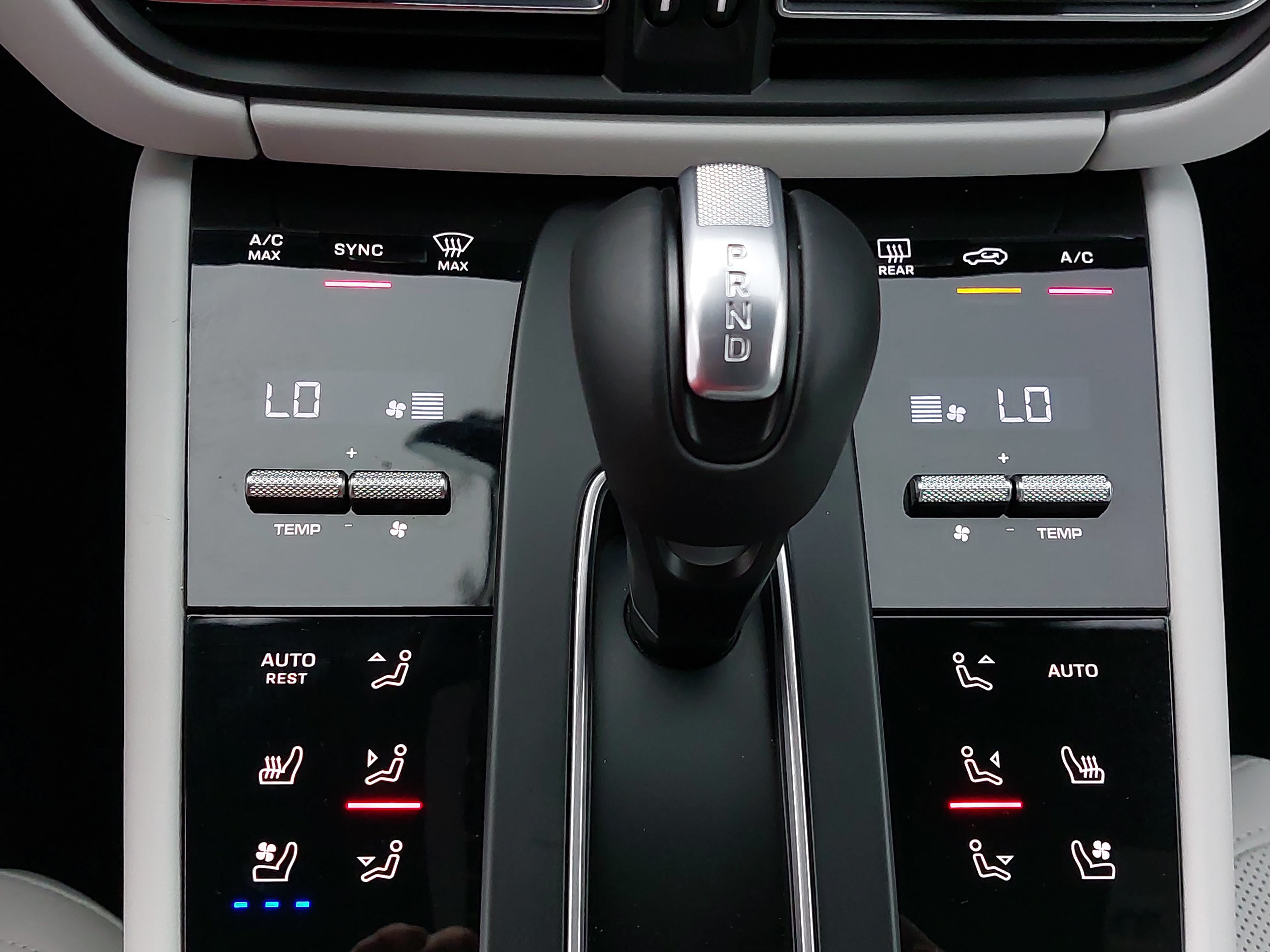 Certified 2026 Porsche Macan AWD/4WD image 23