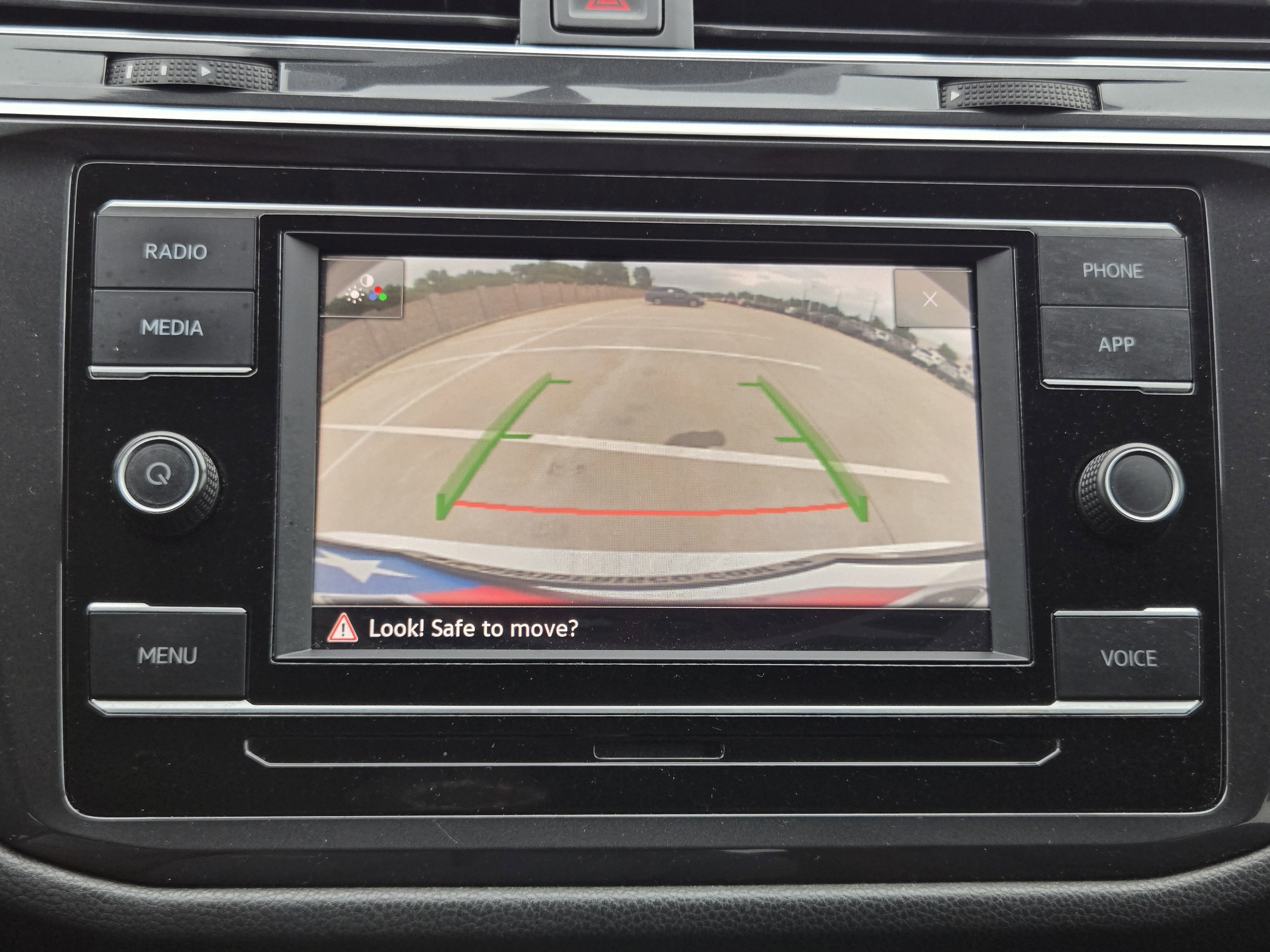 Used 2021 Volkswagen Tiguan S FWD image 14