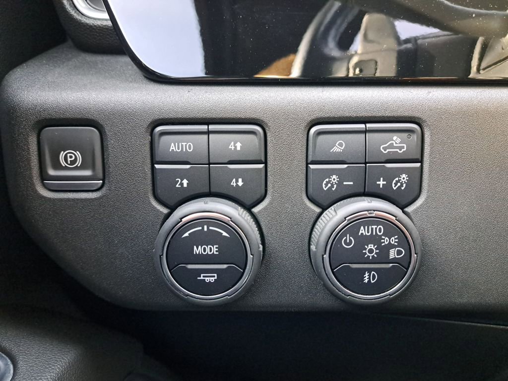 Used 2022 Chevrolet Silverado 1500 High Country w/ Z71 Off-Road Package AWD/4WD image 30