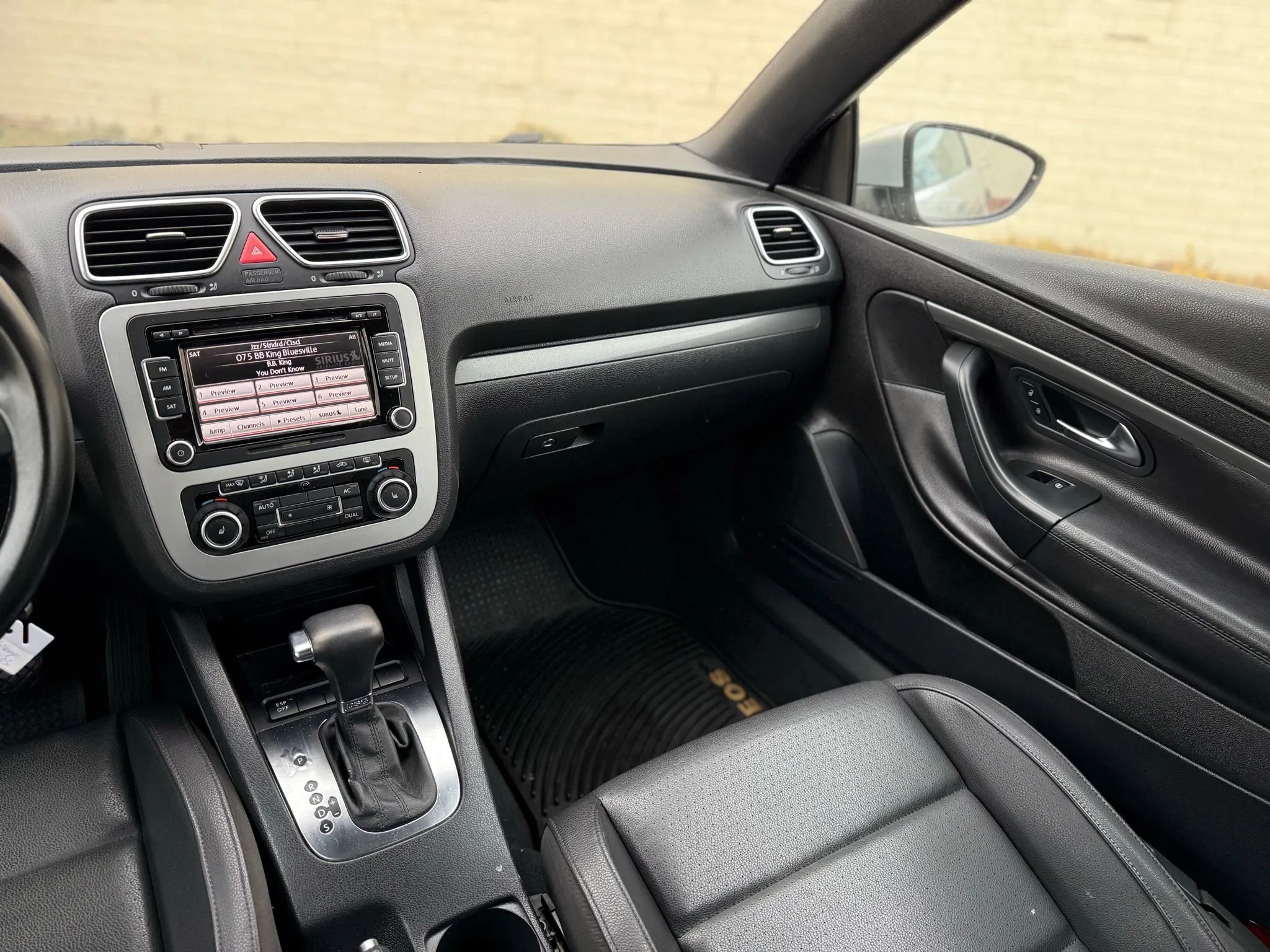 Used 2010 Volkswagen Eos Komfort image 9