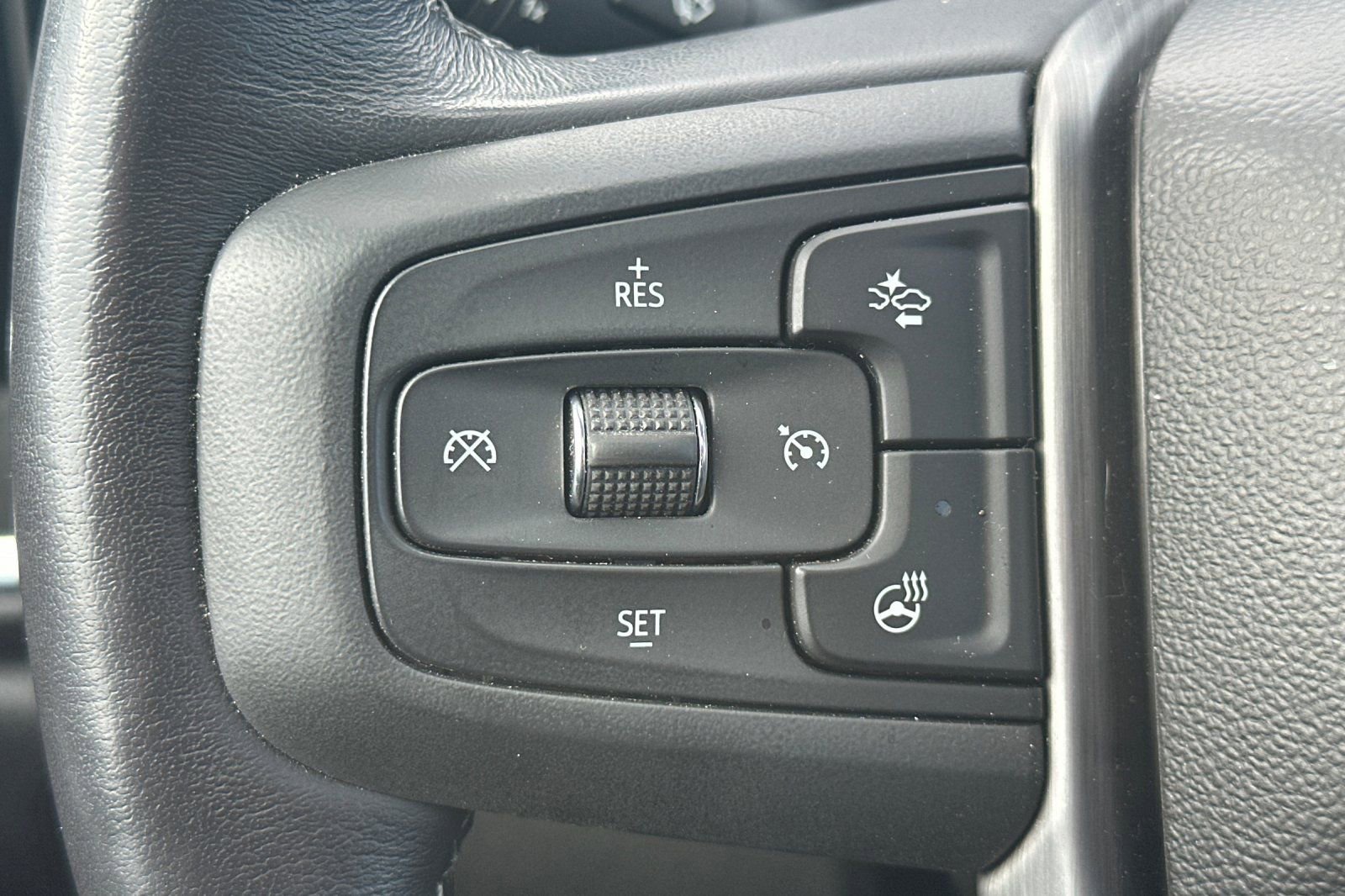 Used 2022 GMC Sierra 3500 Denali image 35