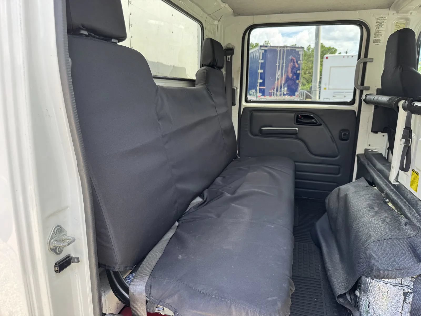 Used 2024 Isuzu NPR RWD image 18