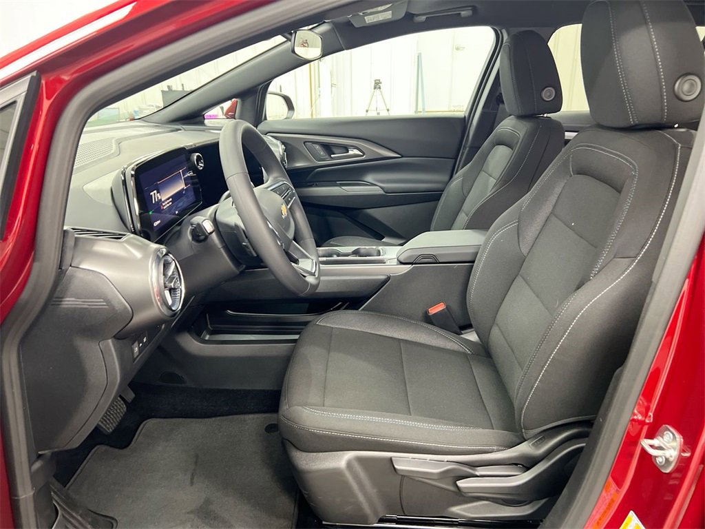 New 2026 Chevrolet Equinox EV LT image 19