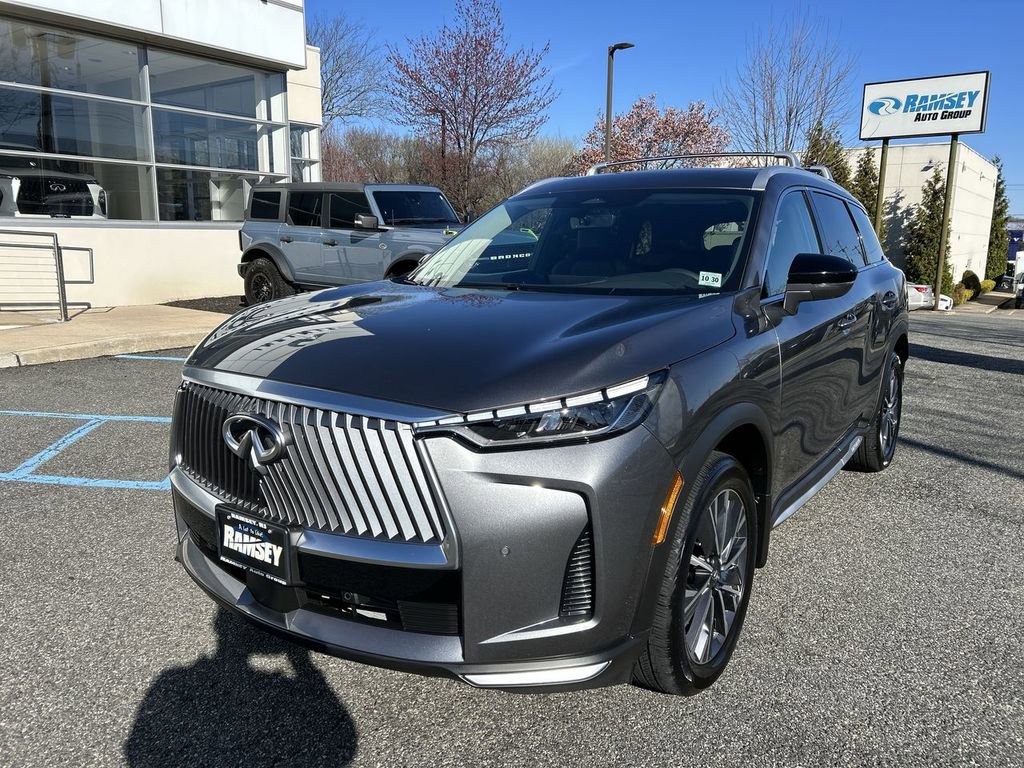 Certified 2026 INFINITI QX60 Luxe w/ Cargo Package AWD/4WD image 4