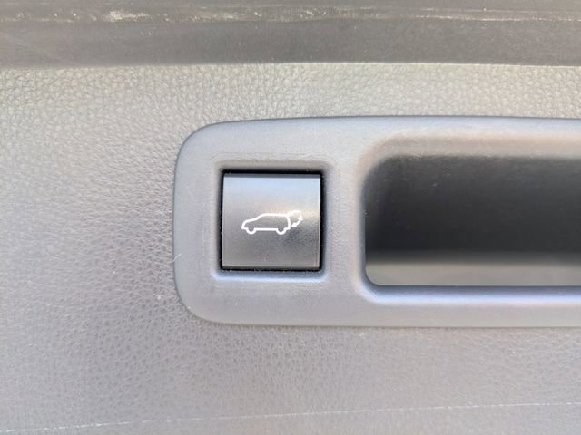 Used 2020 Toyota Highlander XLE image 14