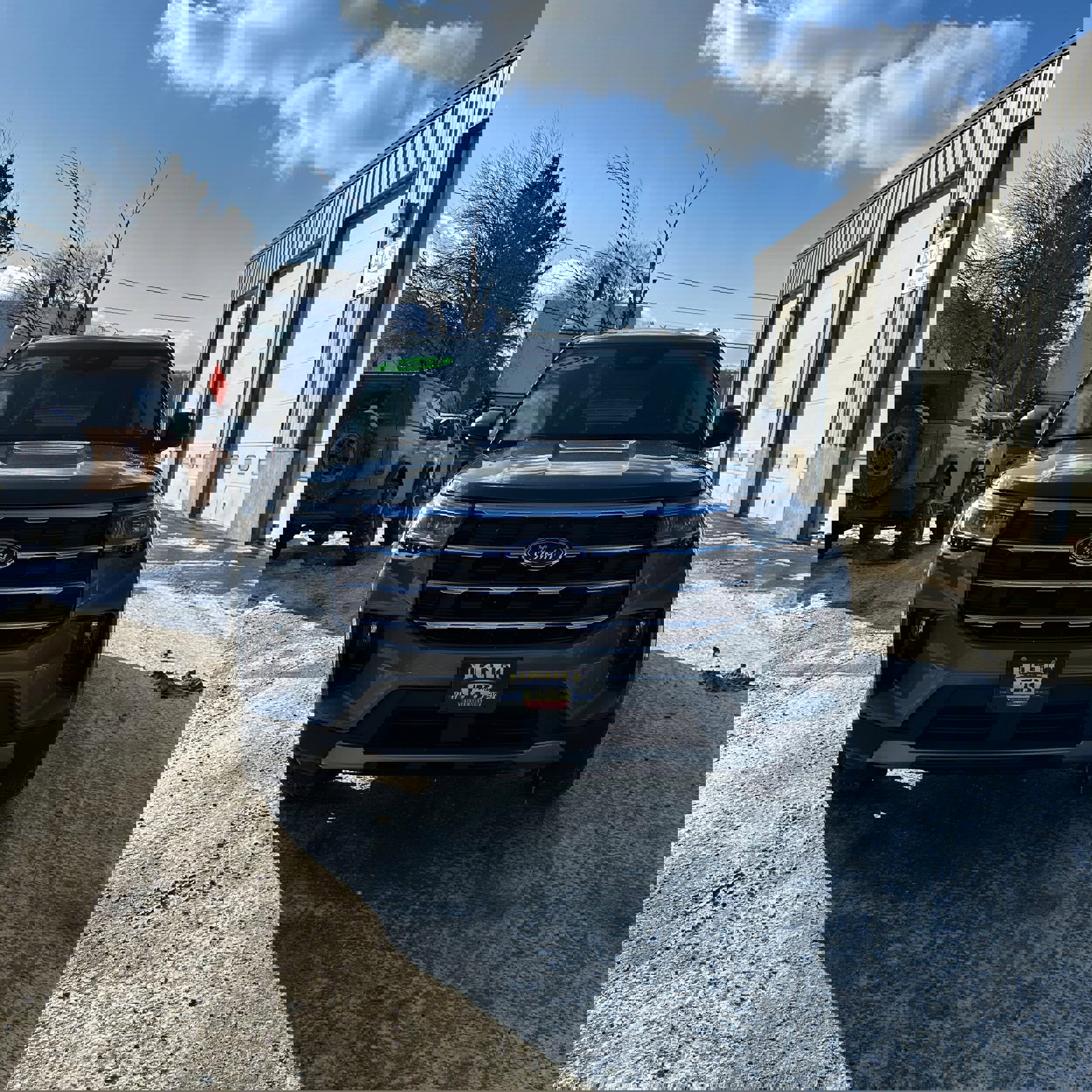 Used 2025 Ford Explorer Active w/ Active Comfort Package image 8