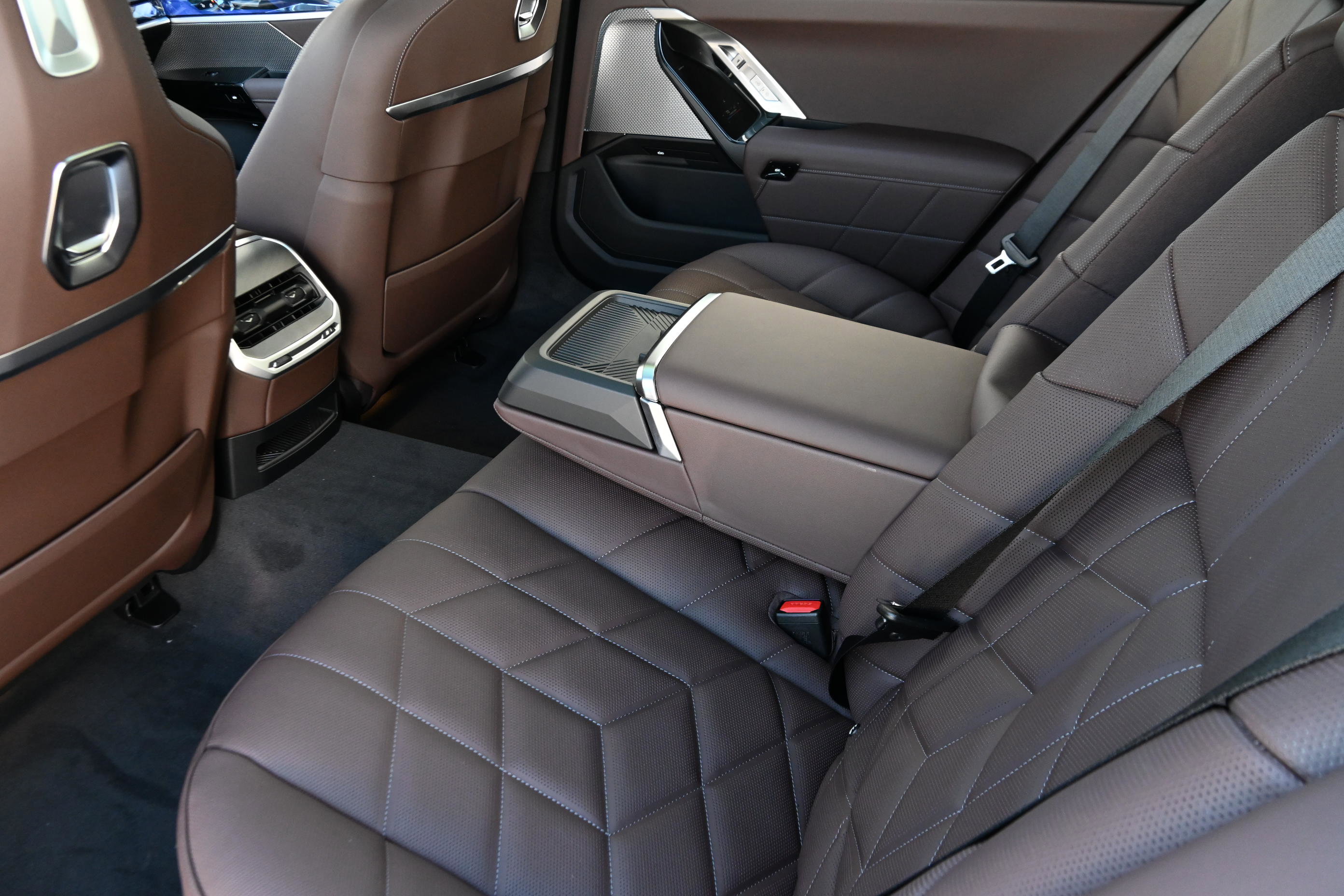 New 2026 BMW 740i xDrive image 10