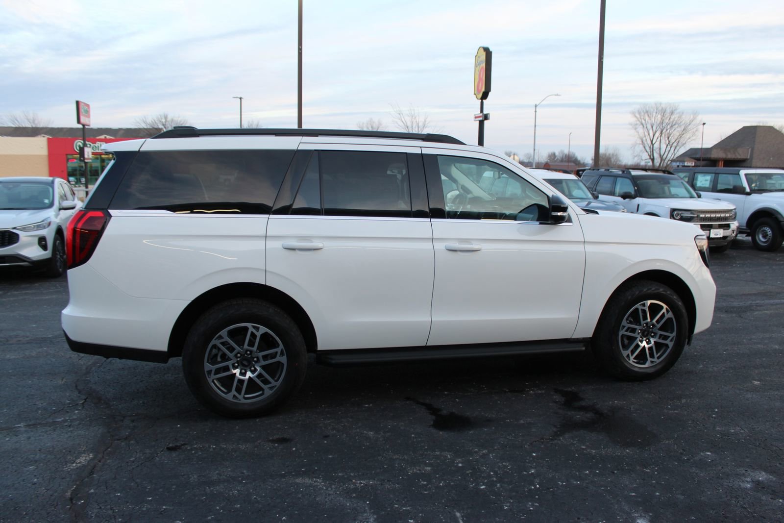 New 2025 Ford Expedition Active image 6