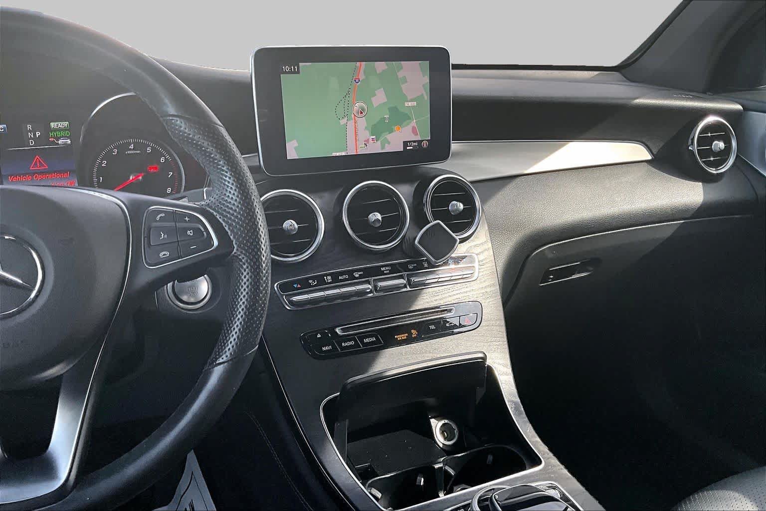 Used 2019 Mercedes-Benz GLC 350e 4MATIC image 7