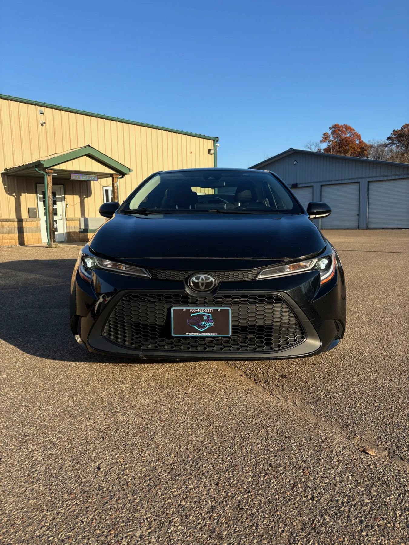 Used 2020 Toyota Corolla LE FWD image 2