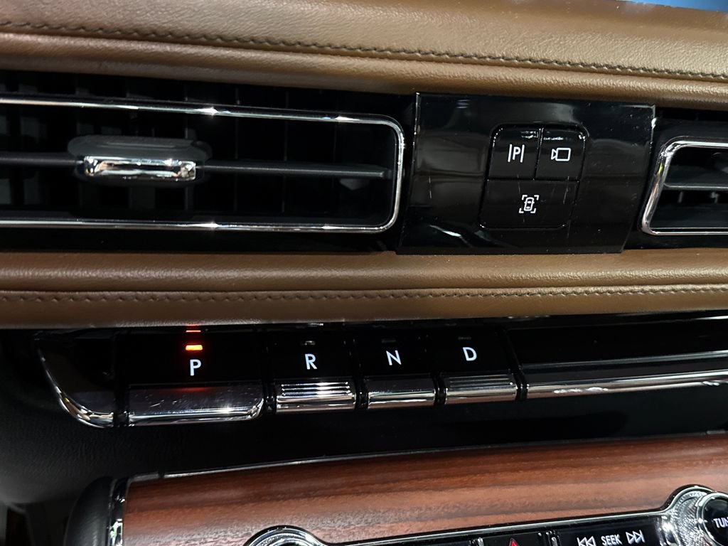 Used 2022 Lincoln Aviator Reserve w/ Equipment Group 201A AWD/4WD image 17