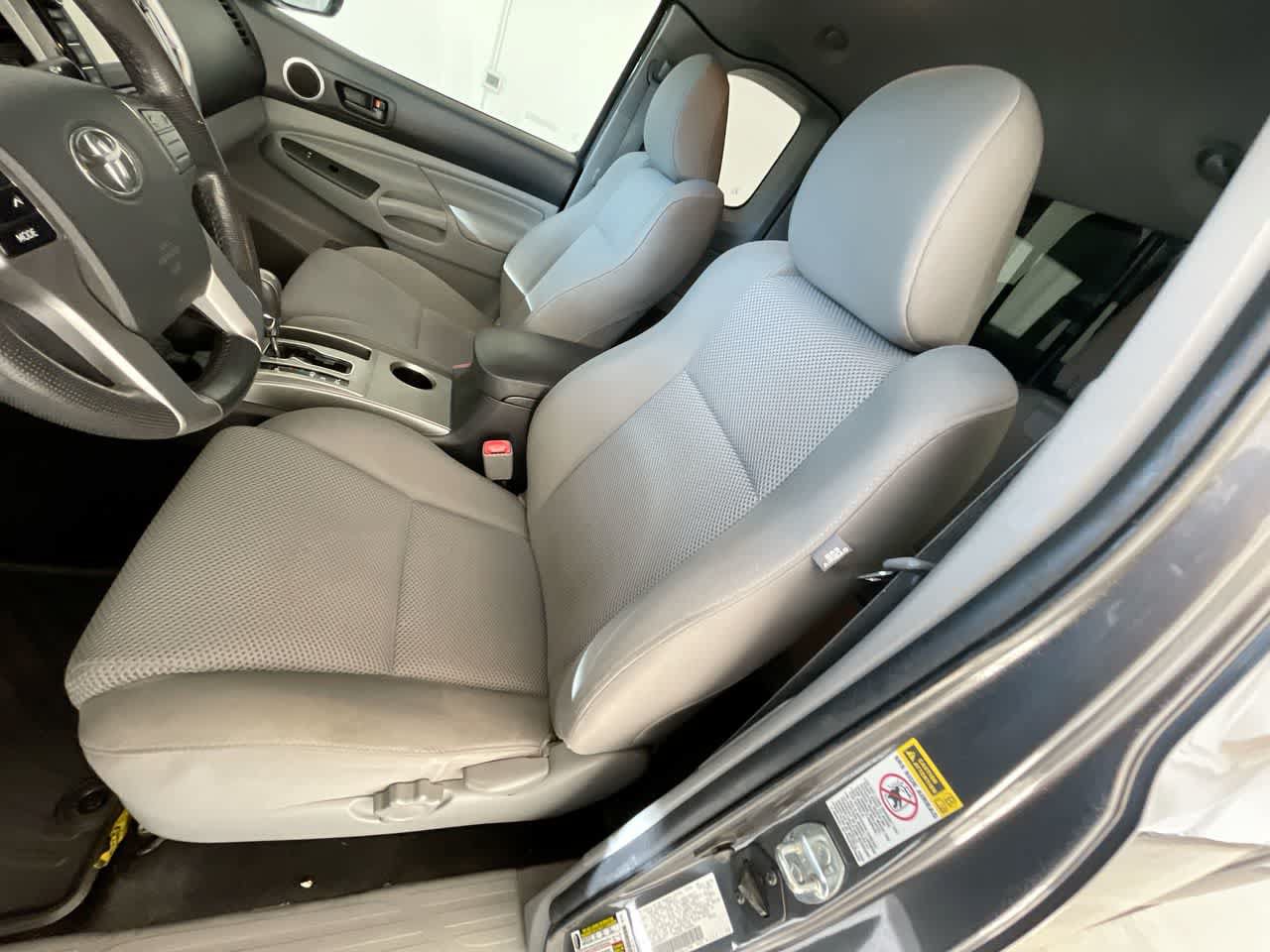 Used 2013 Toyota Tacoma 4x4 Access Cab V6 w/ TRD Sport Pkg image 11