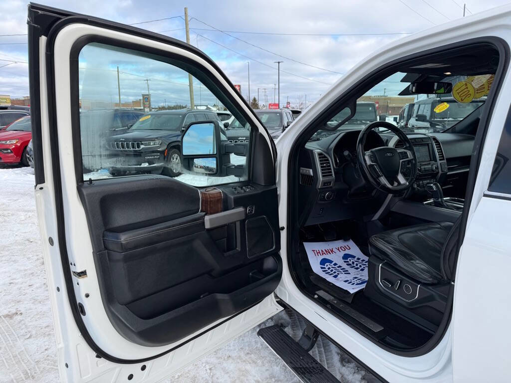 Used 2017 Ford F150 Platinum w/ Equipment Group 701A Luxury AWD/4WD image 12
