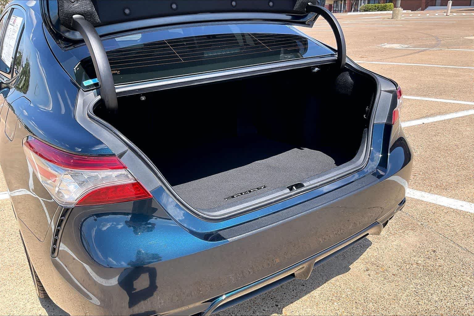 Used 2019 Toyota Camry XSE w/ 4 Season Floor Mat Package FWD image 17