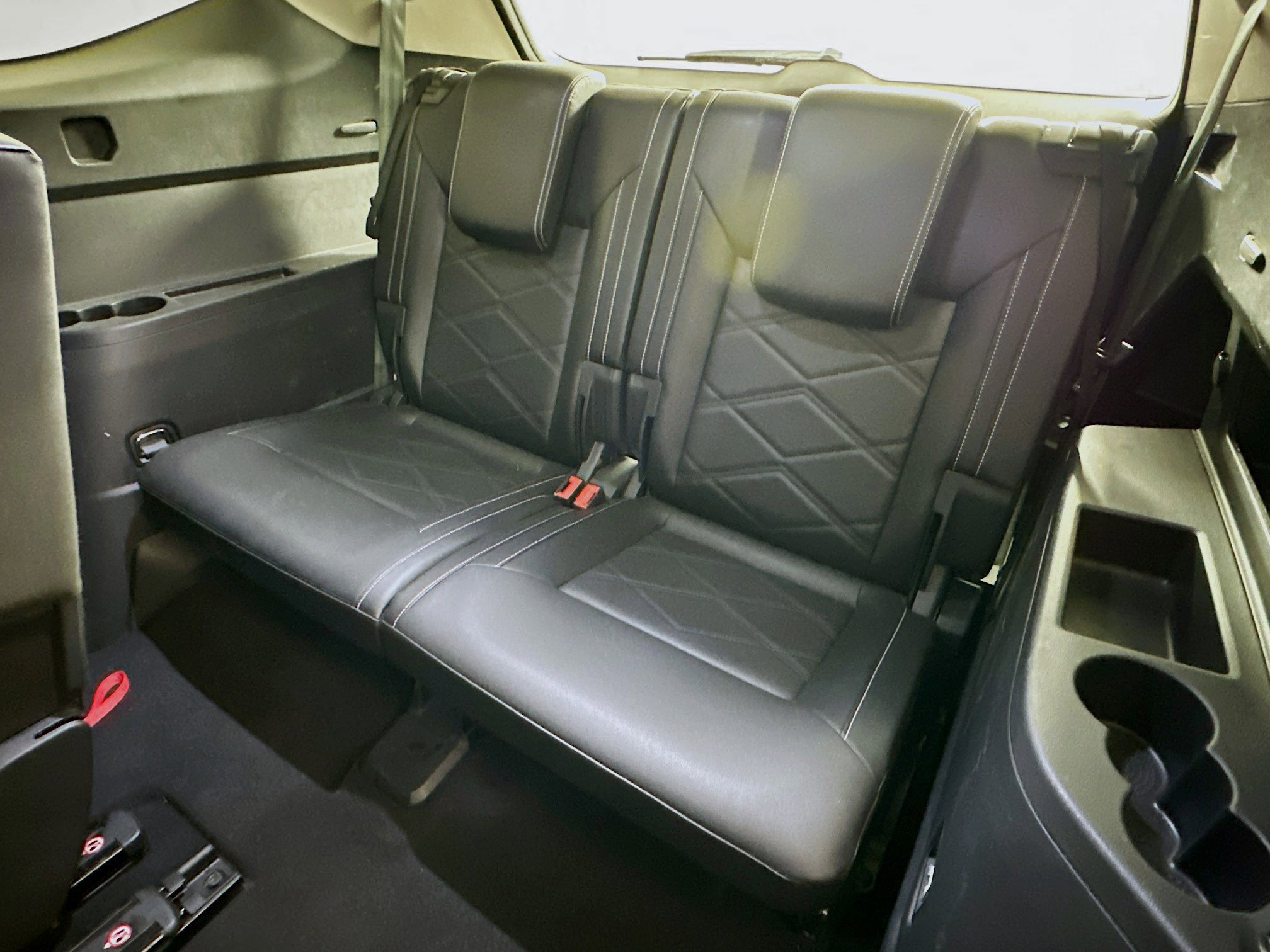 Used 2025 Volkswagen Atlas SE image 28