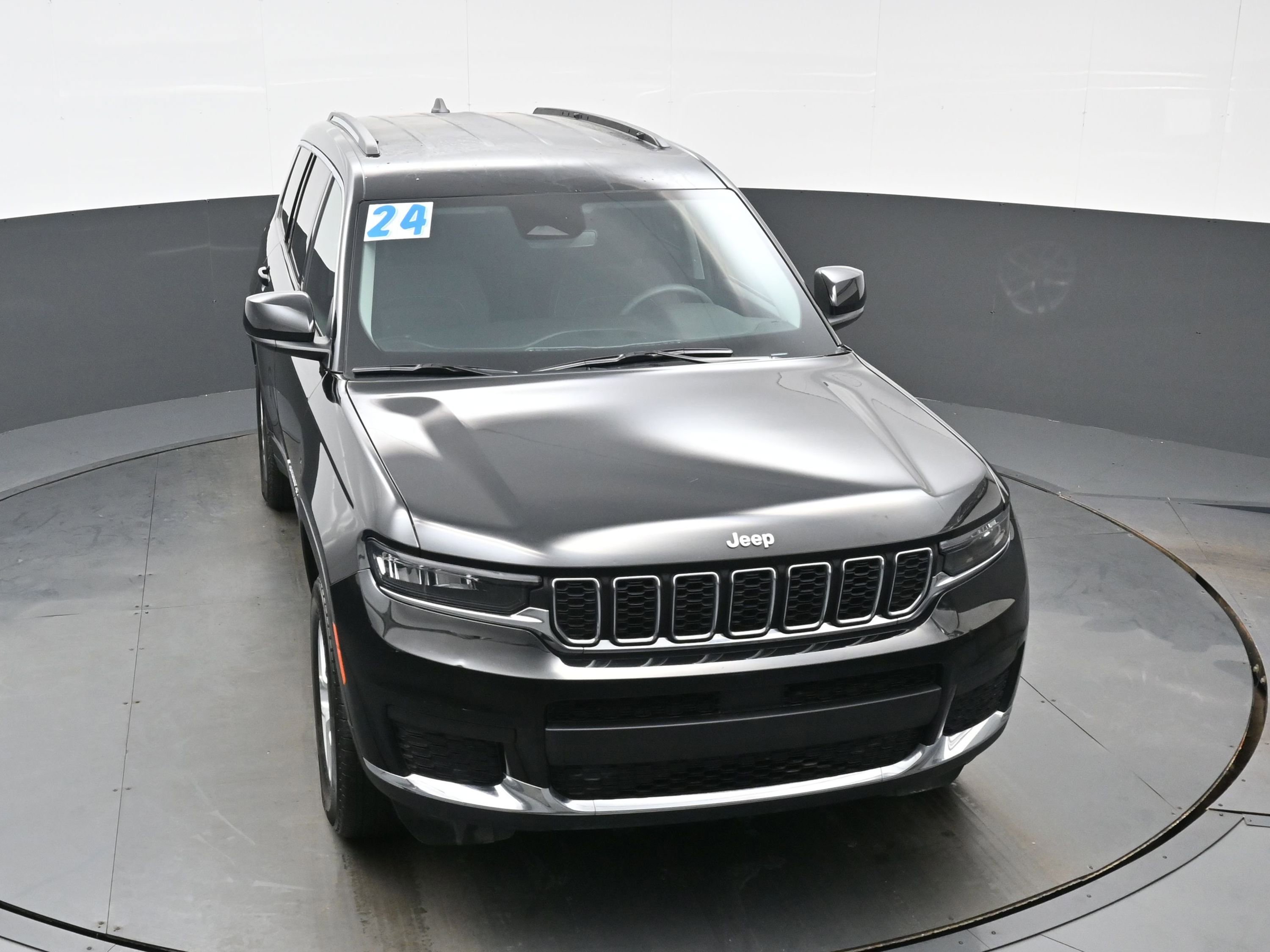 Used 2024 Jeep Grand Cherokee L Laredo image 40