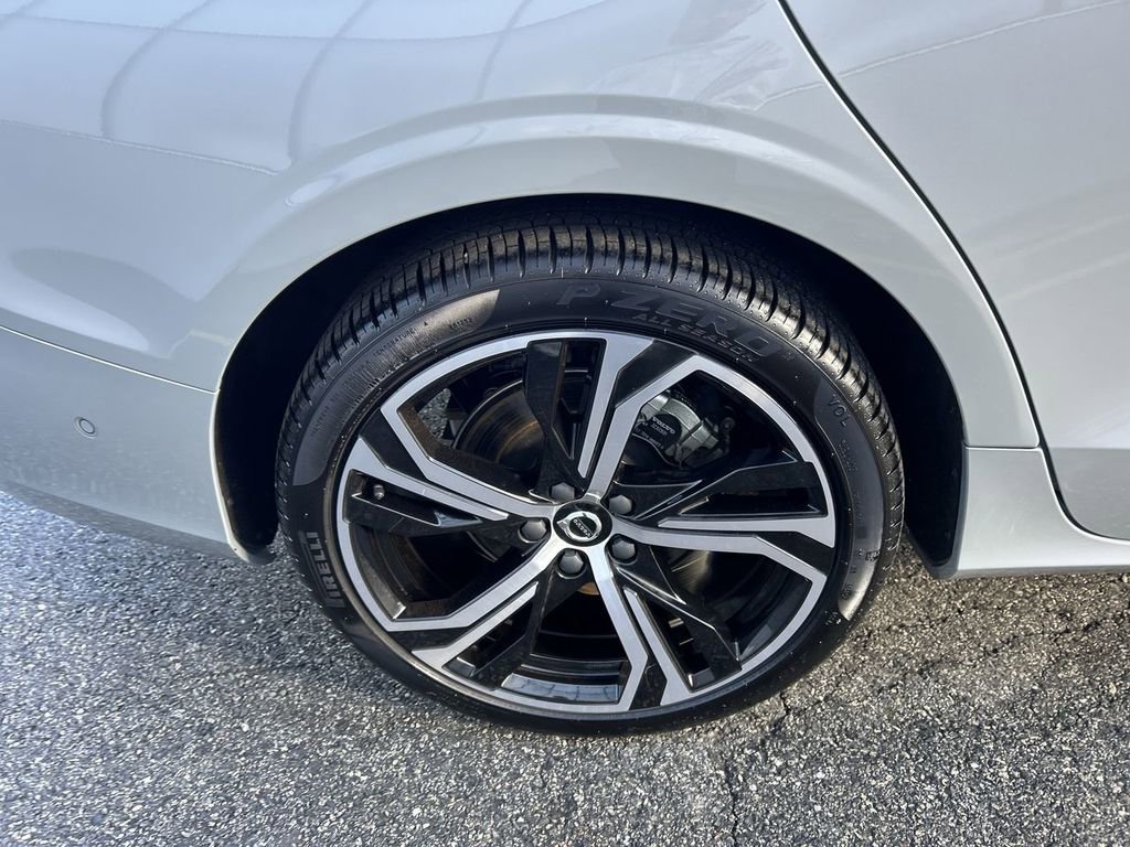 Certified 2025 Volvo S60 B5 Ultra AWD/4WD image 12