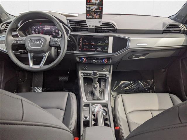 New 2025 Audi Q3 2.0T Premium image 14