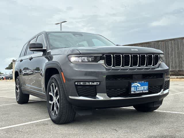 Used 2023 Jeep Grand Cherokee L Limited AWD/4WD image 10