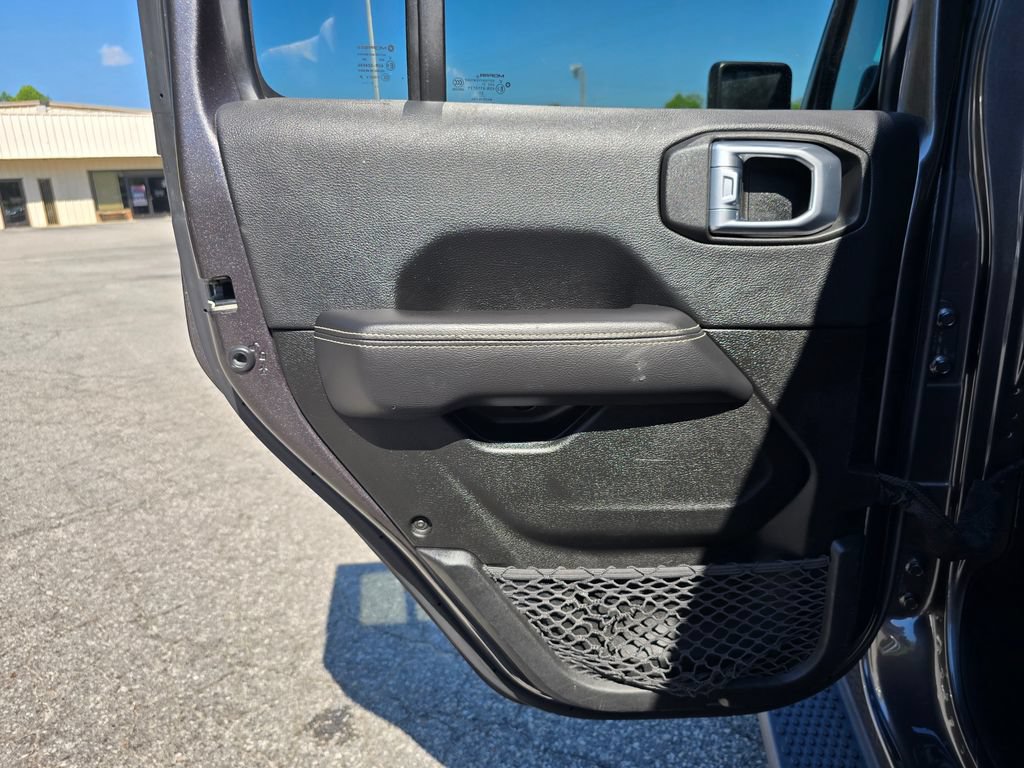Used 2022 Jeep Wrangler Unlimited Sahara AWD/4WD image 46