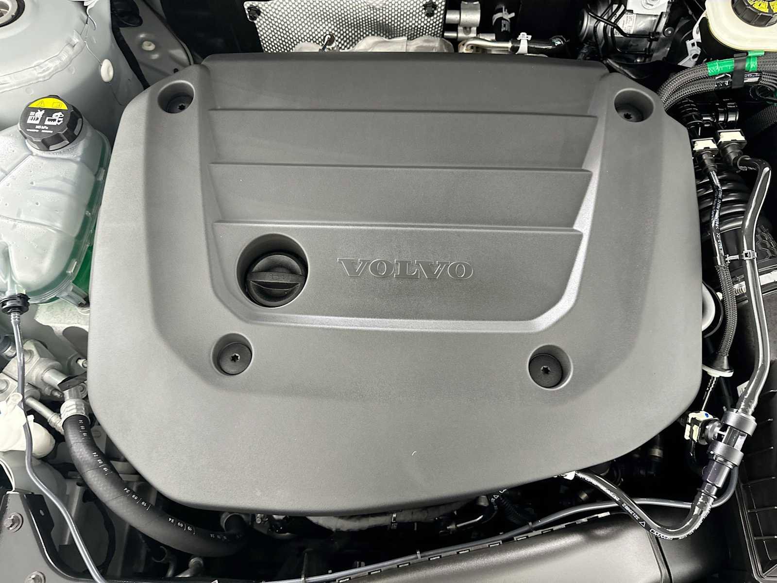Used 2025 Volvo XC40 B5 Core w/ Protection Package Premier image 29