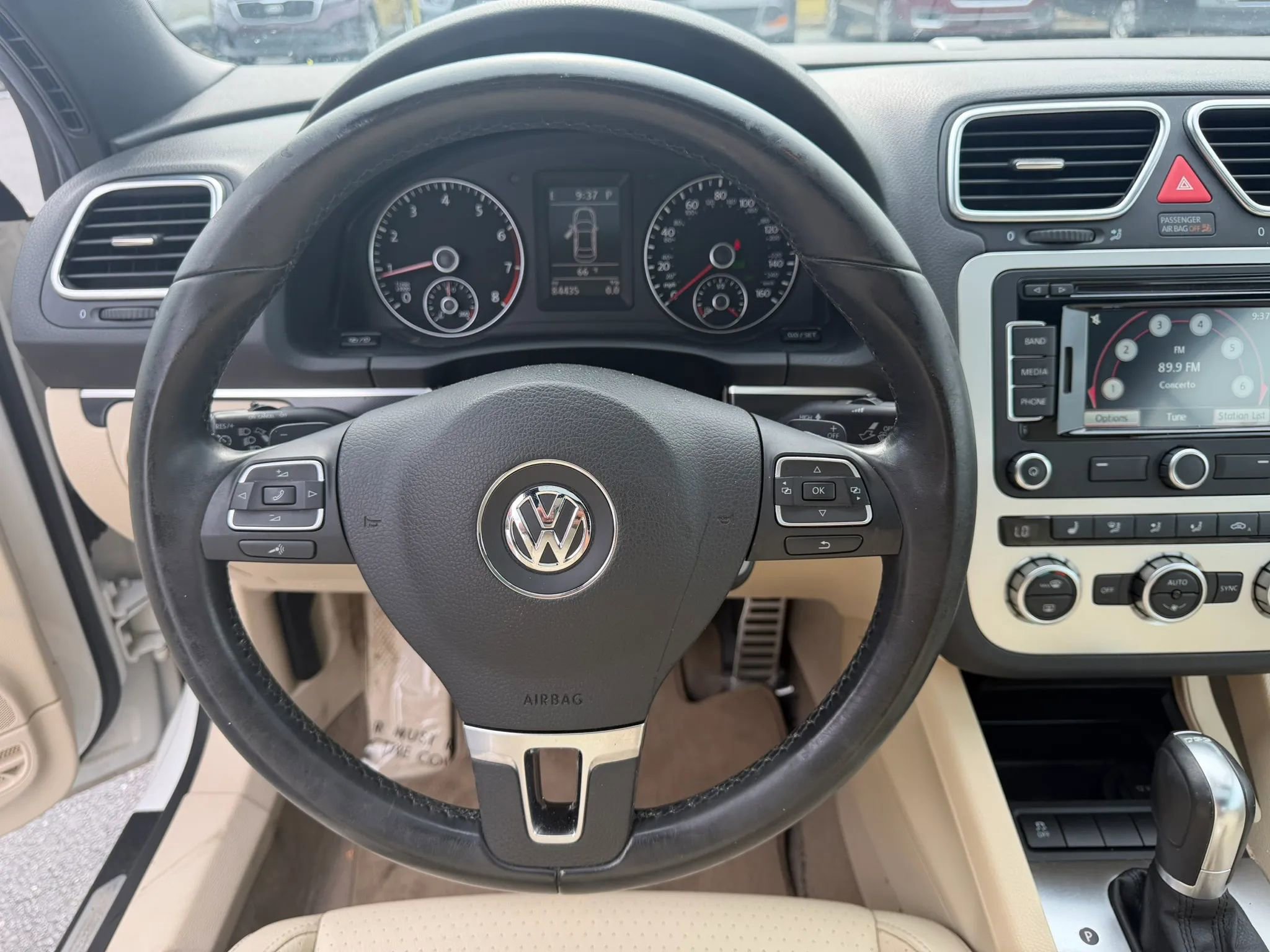 Used 2014 Volkswagen Eos FWD image 18